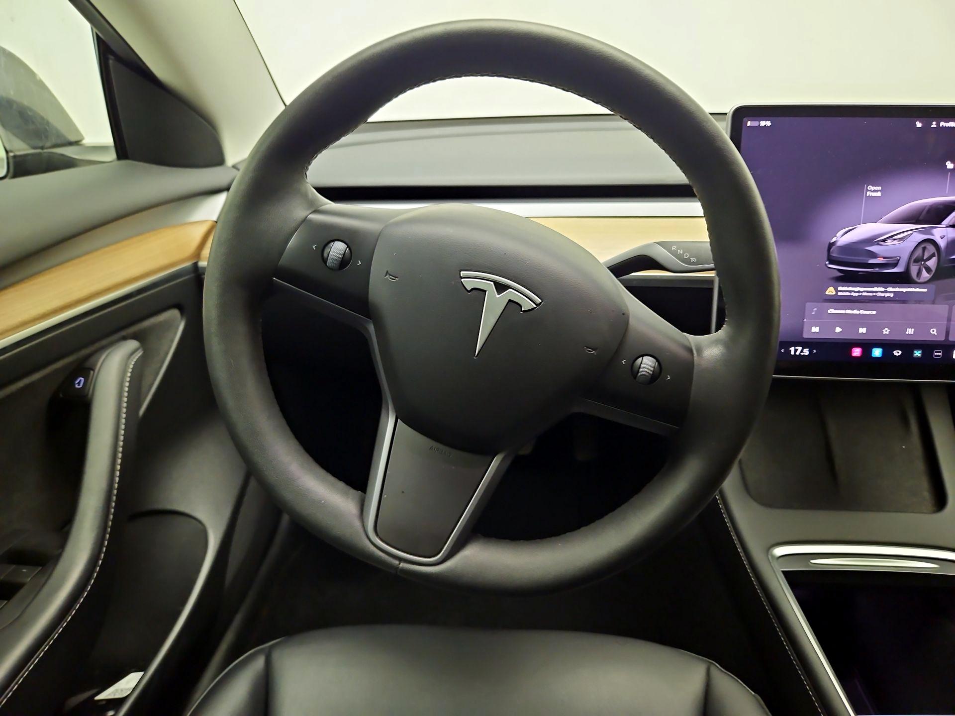 Thumbnail: 2023 Tesla Model 3 - 10