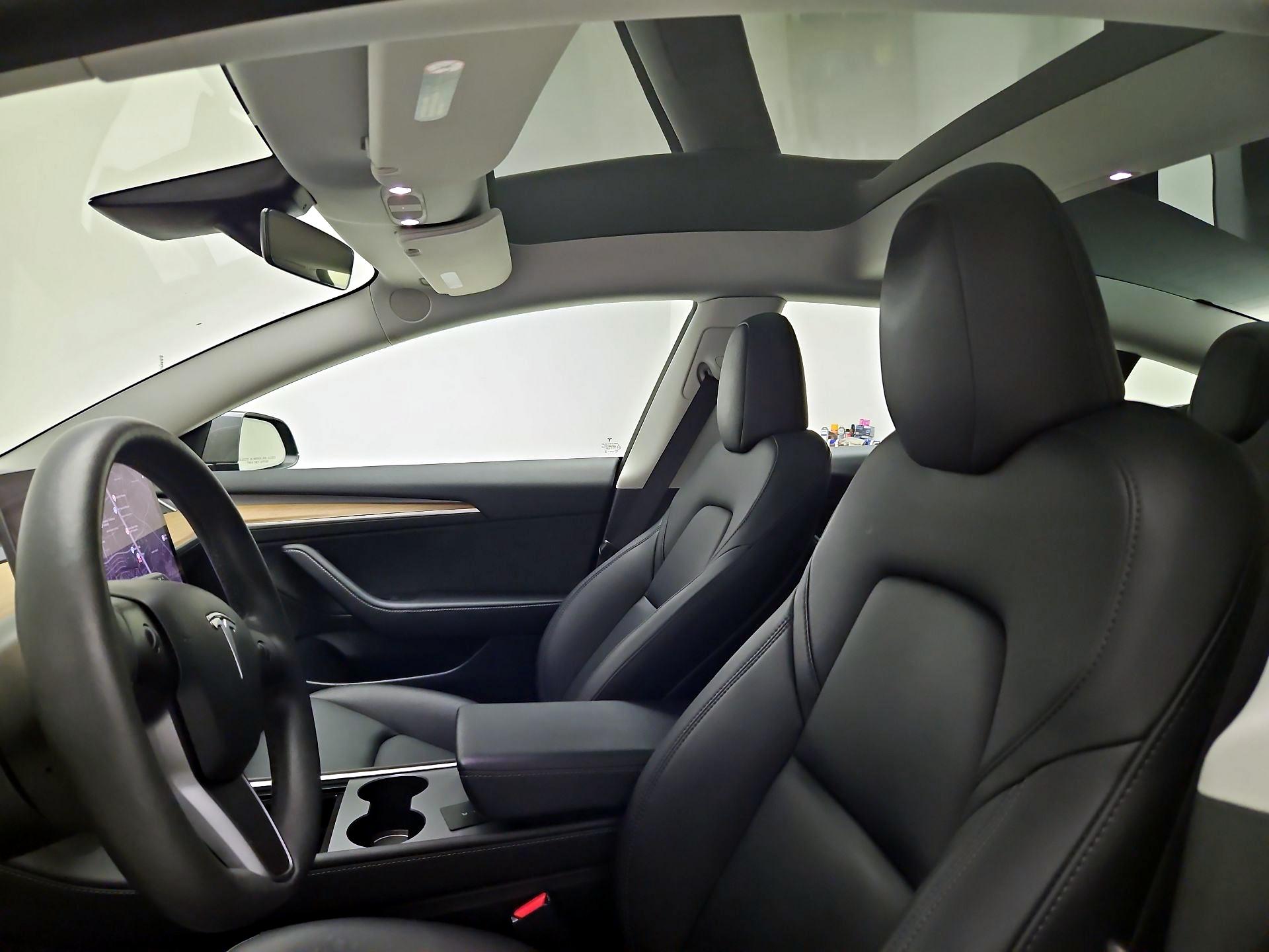 Thumbnail: 2023 Tesla Model 3 - 18