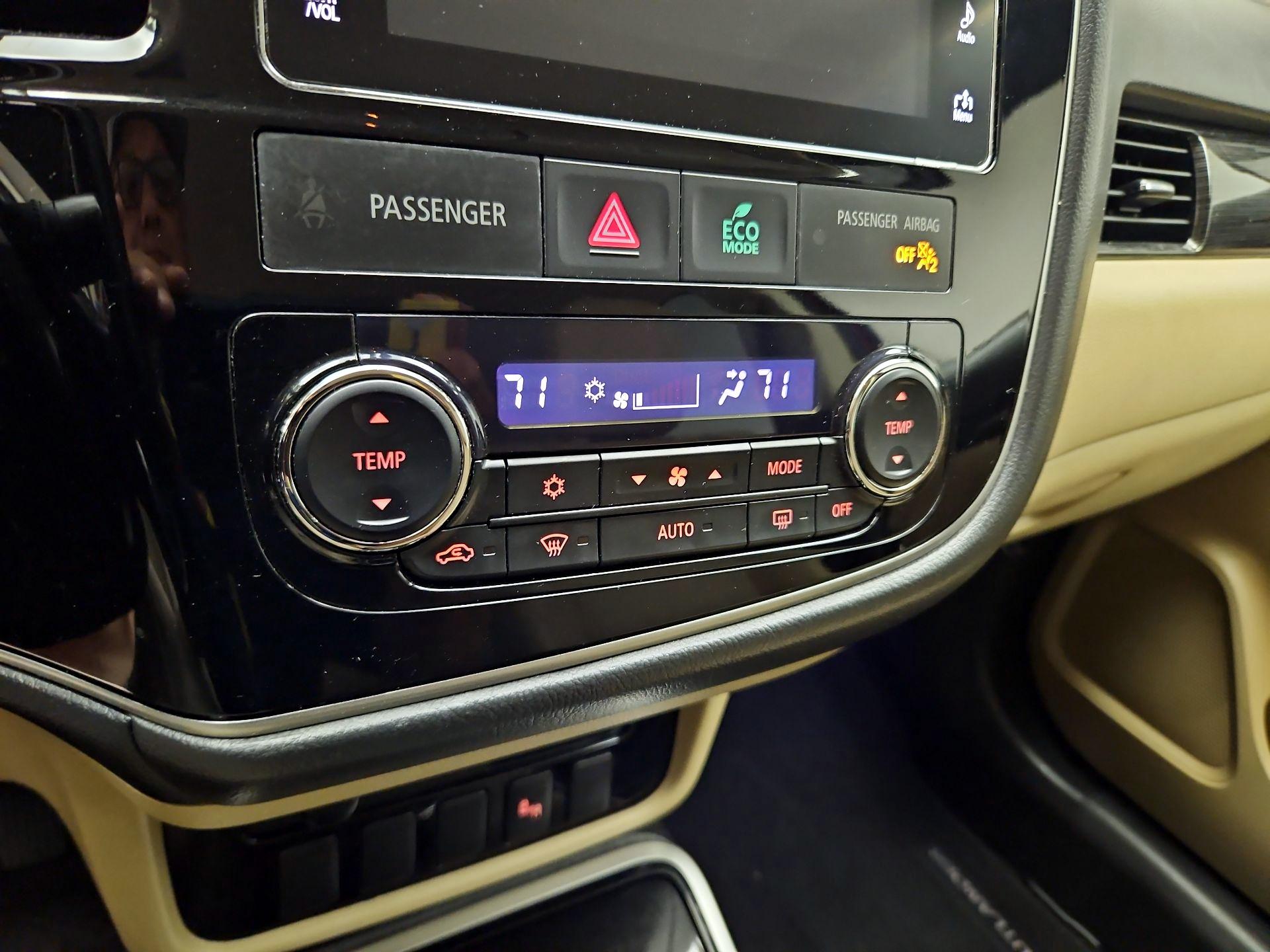 Thumbnail: 2018 Mitsubishi Outlander - 16