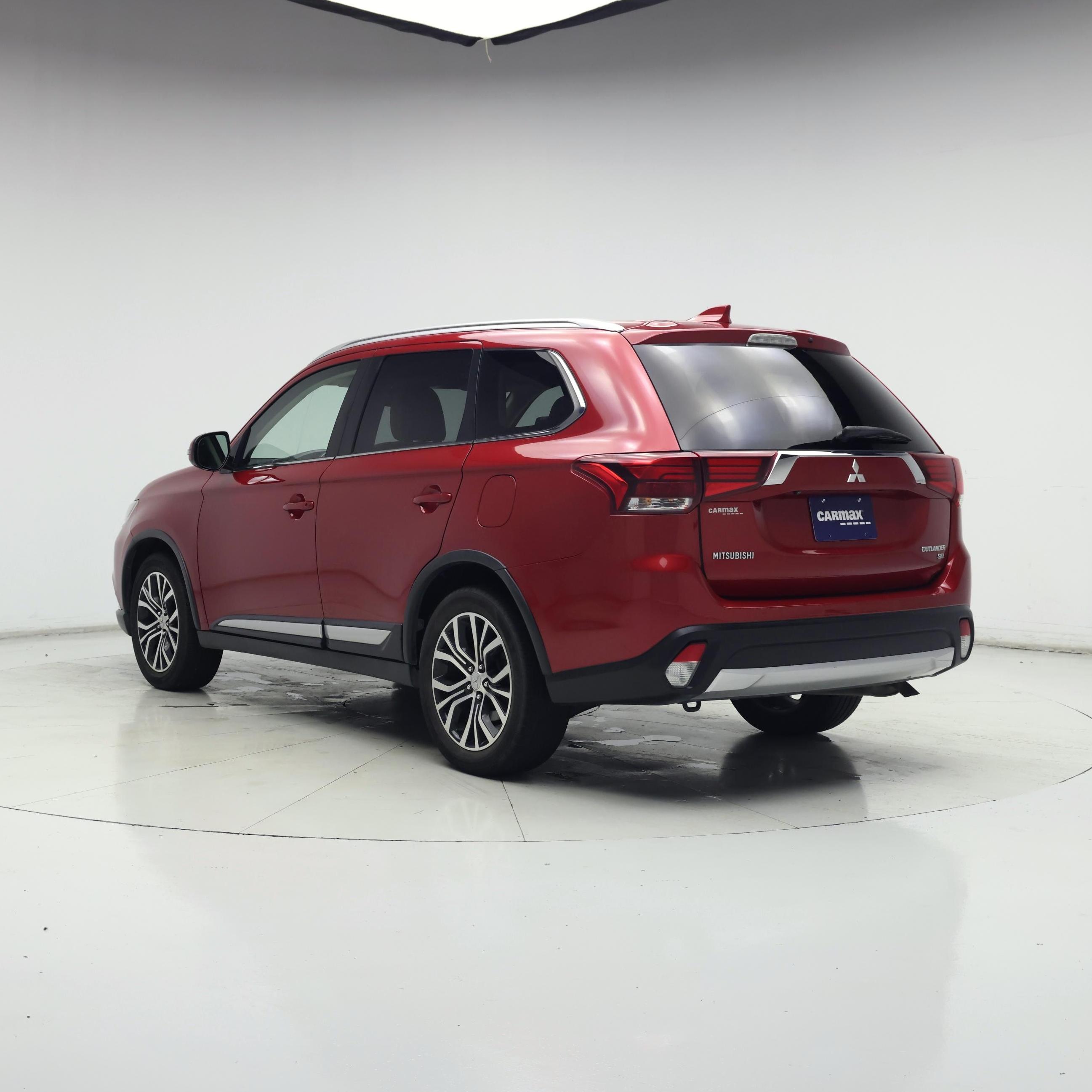 Thumbnail: 2018 Mitsubishi Outlander - 2