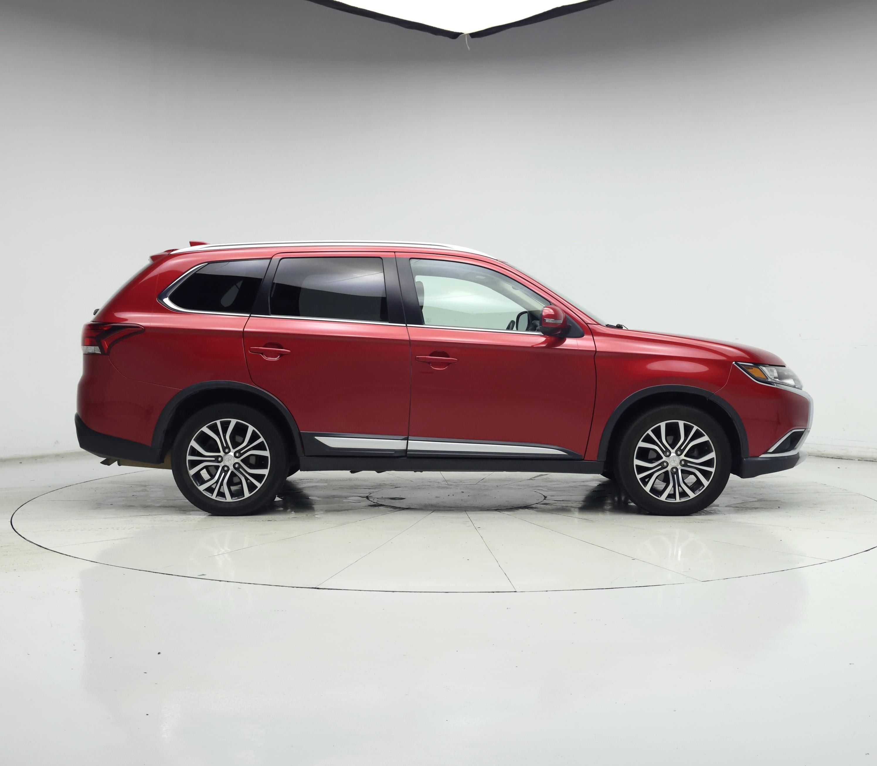 Thumbnail: 2018 Mitsubishi Outlander - 7