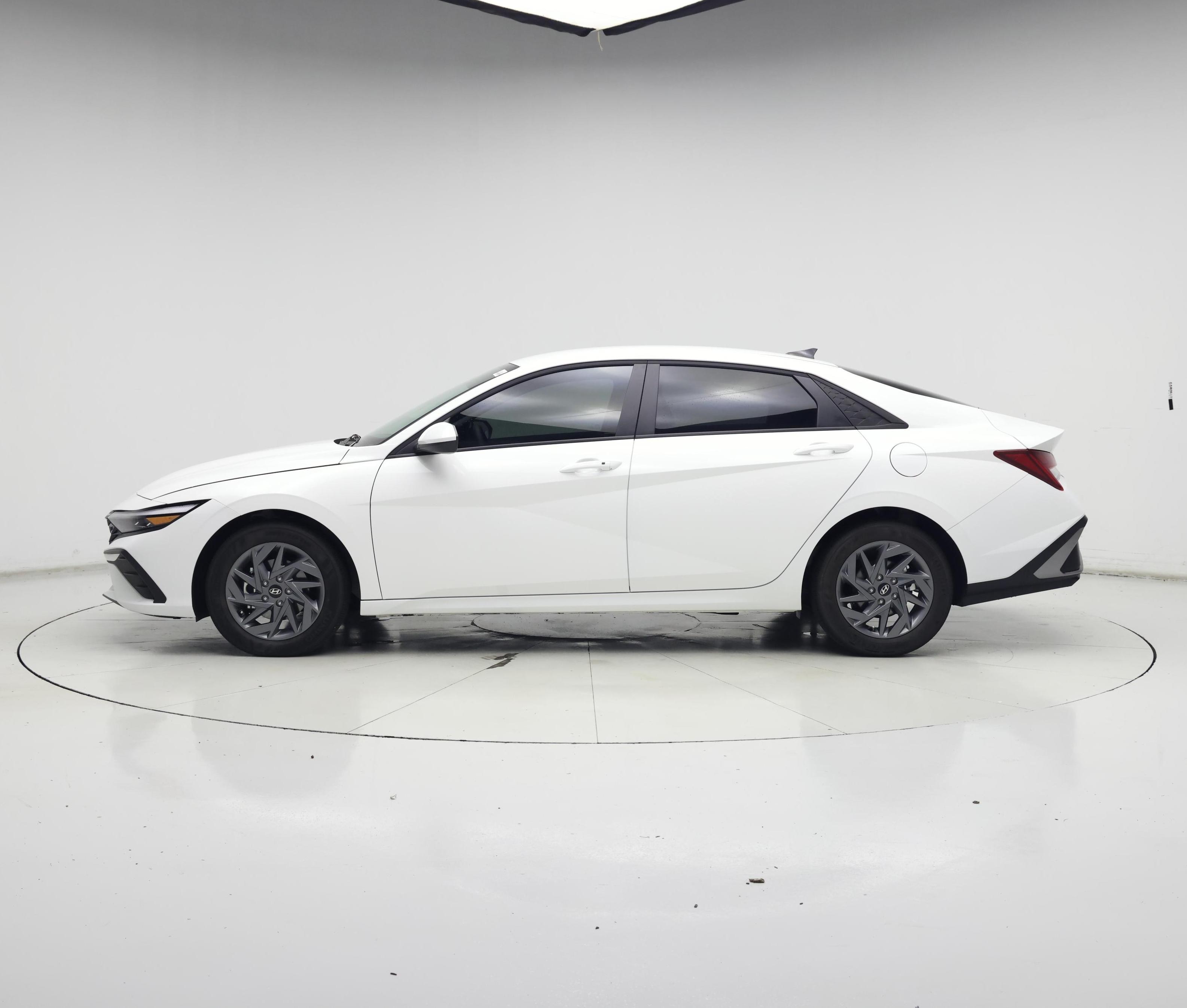Thumbnail: 2025 Hyundai Elantra - 3