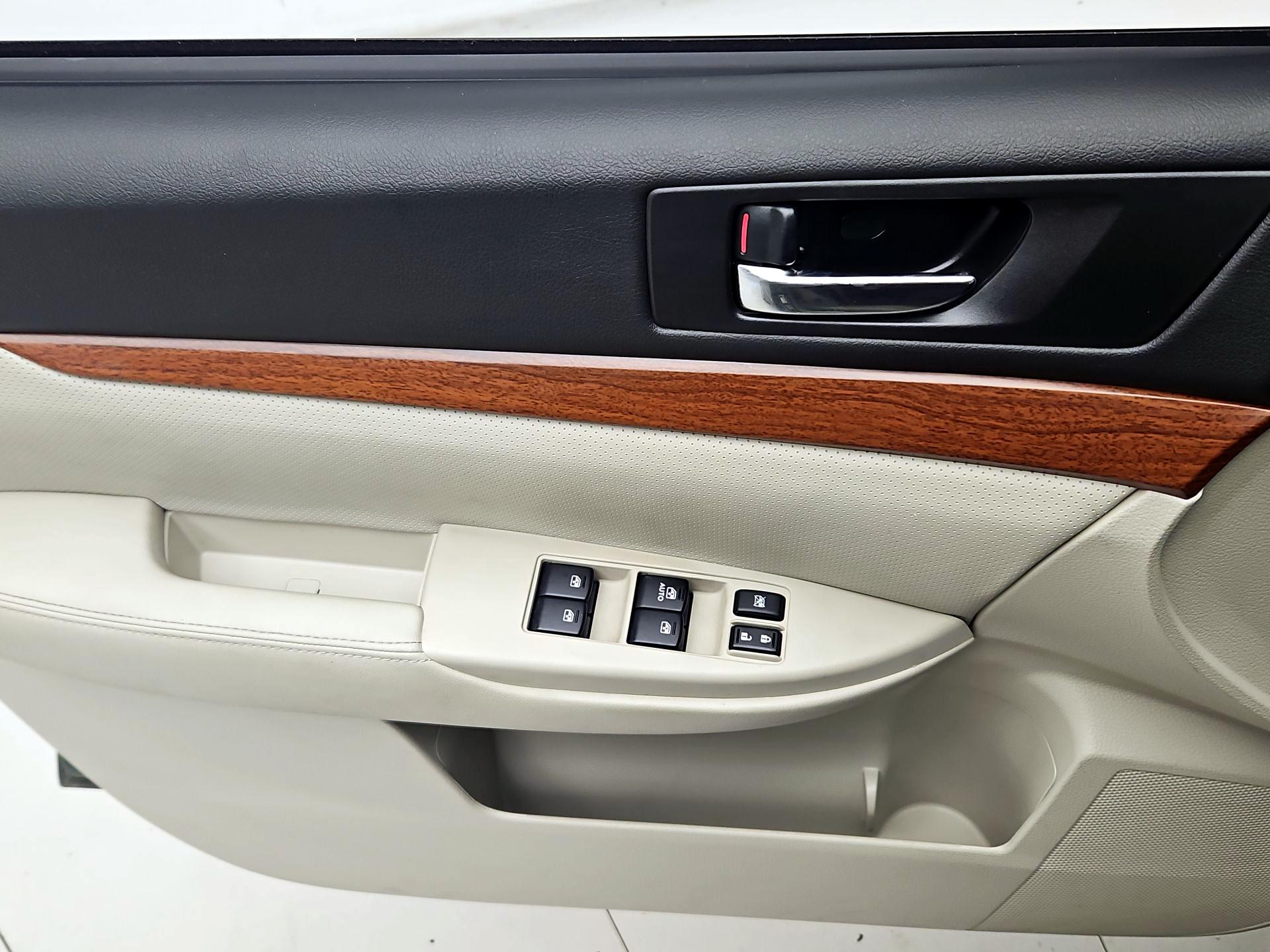 Thumbnail: 2014 Subaru Outback - 12