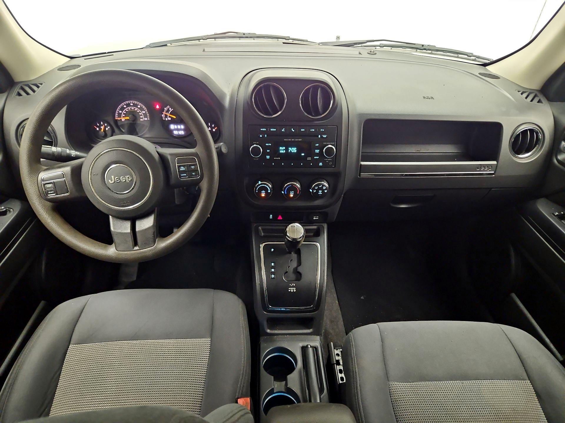 Thumbnail: 2017 Jeep Patriot - 9