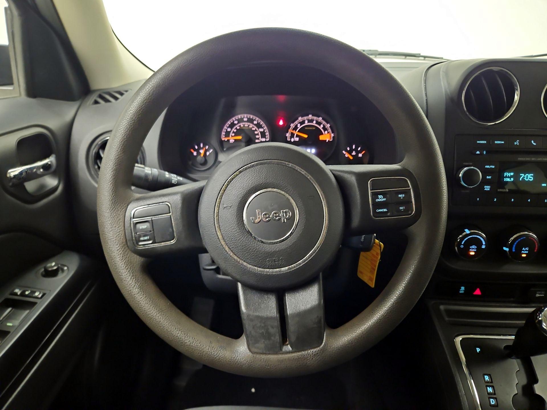 Thumbnail: 2017 Jeep Patriot - 10