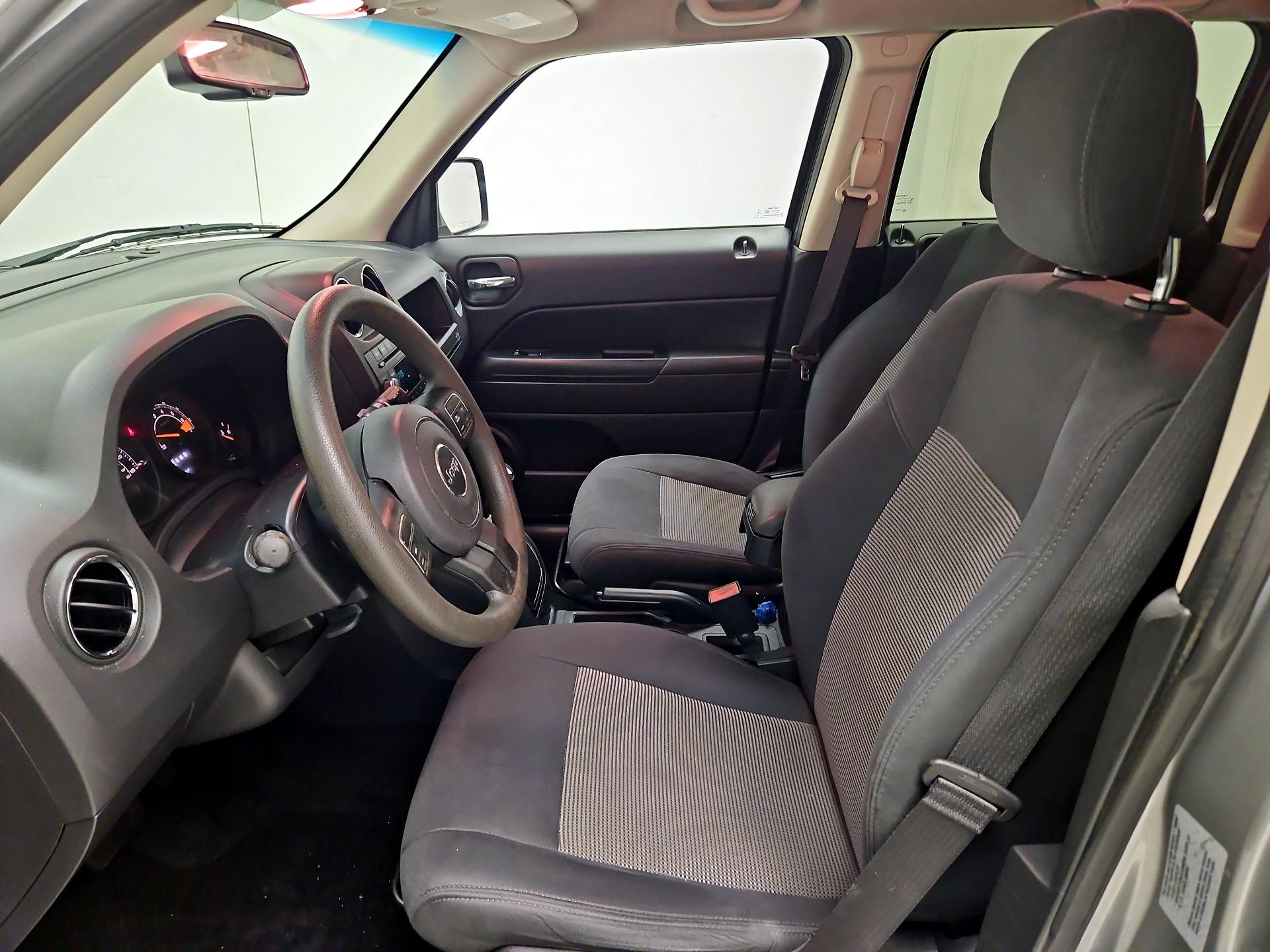 Thumbnail: 2017 Jeep Patriot - 11