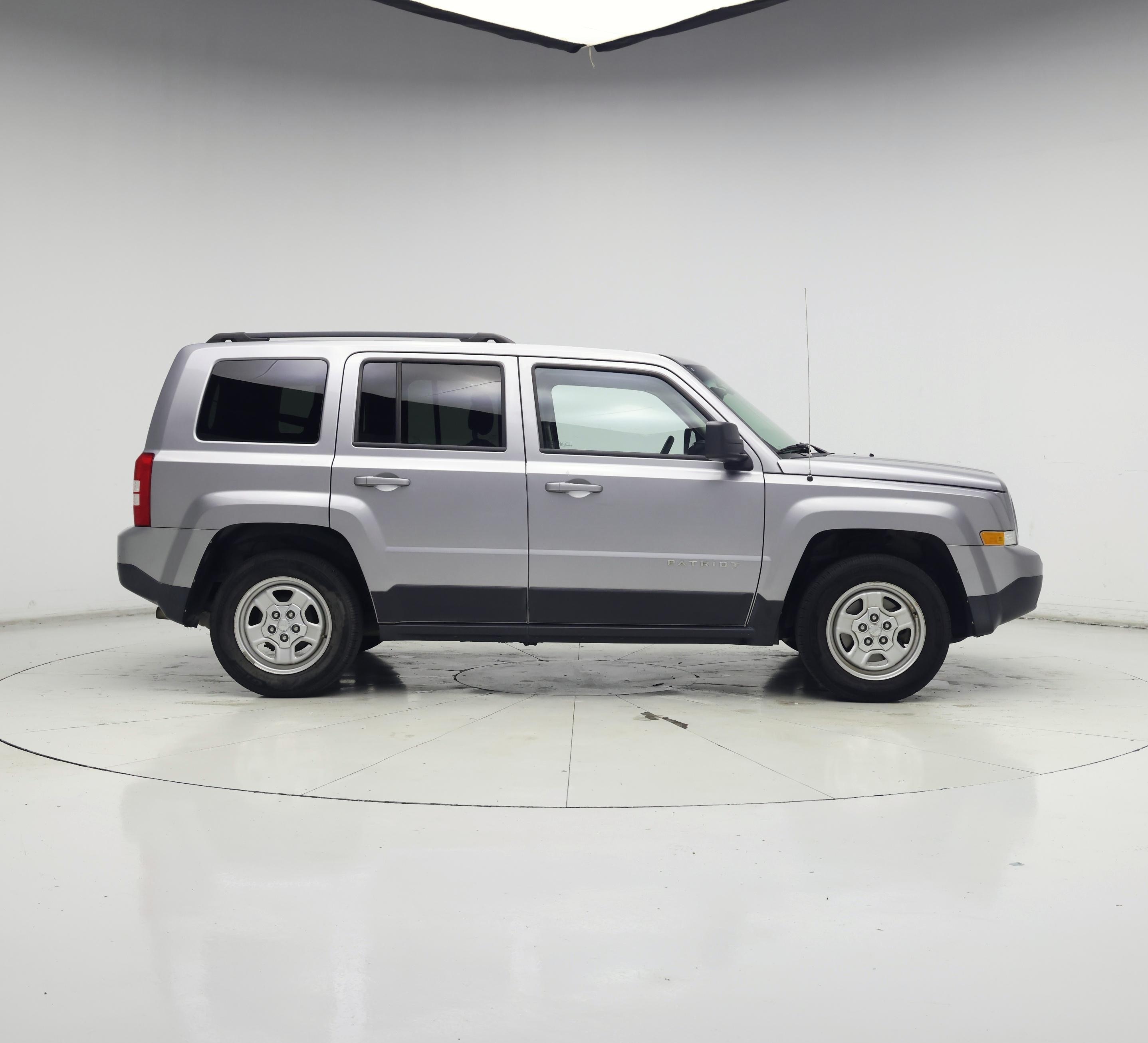 Thumbnail: 2017 Jeep Patriot - 7