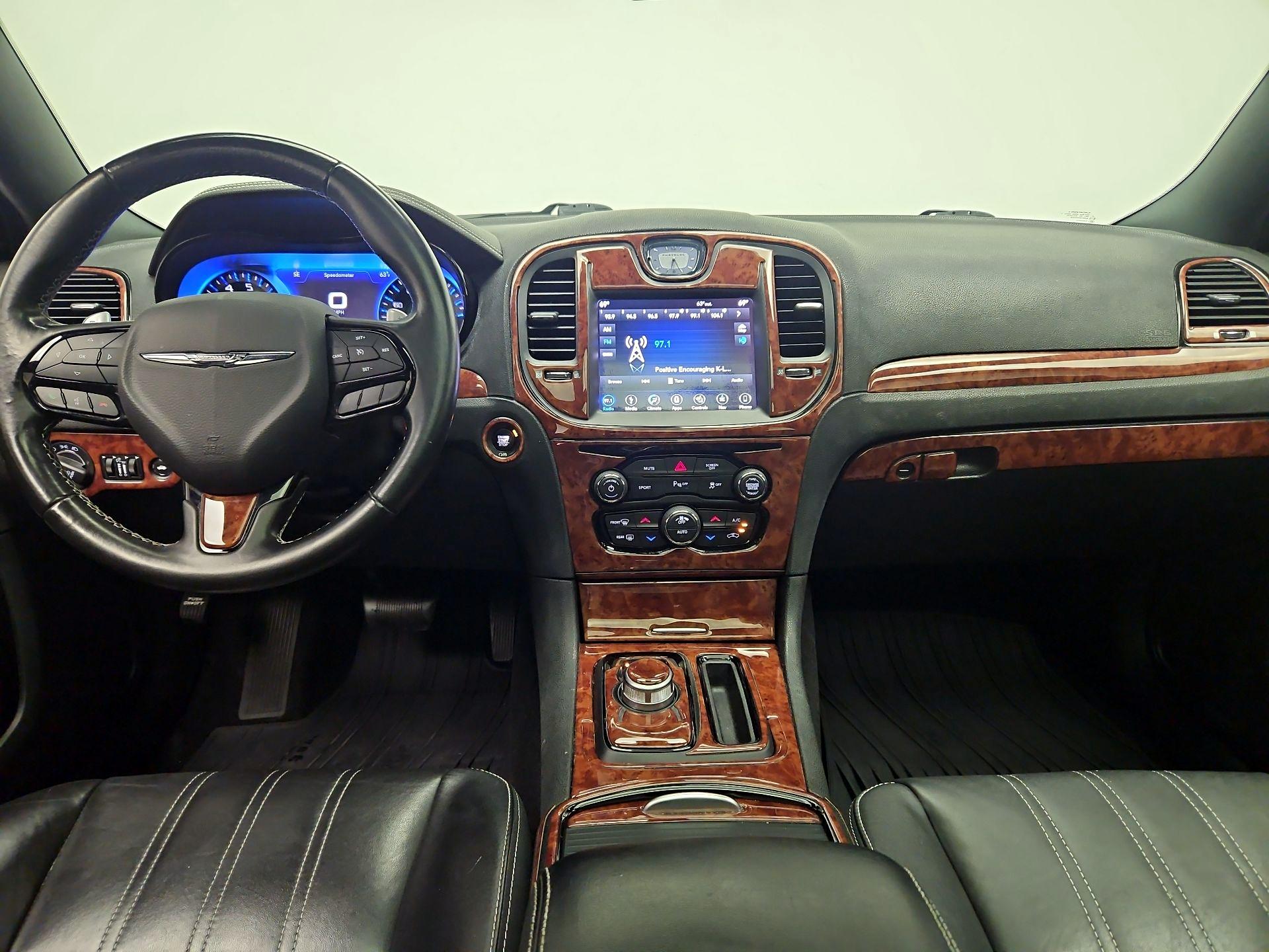 Thumbnail: 2019 Chrysler 300 - 9