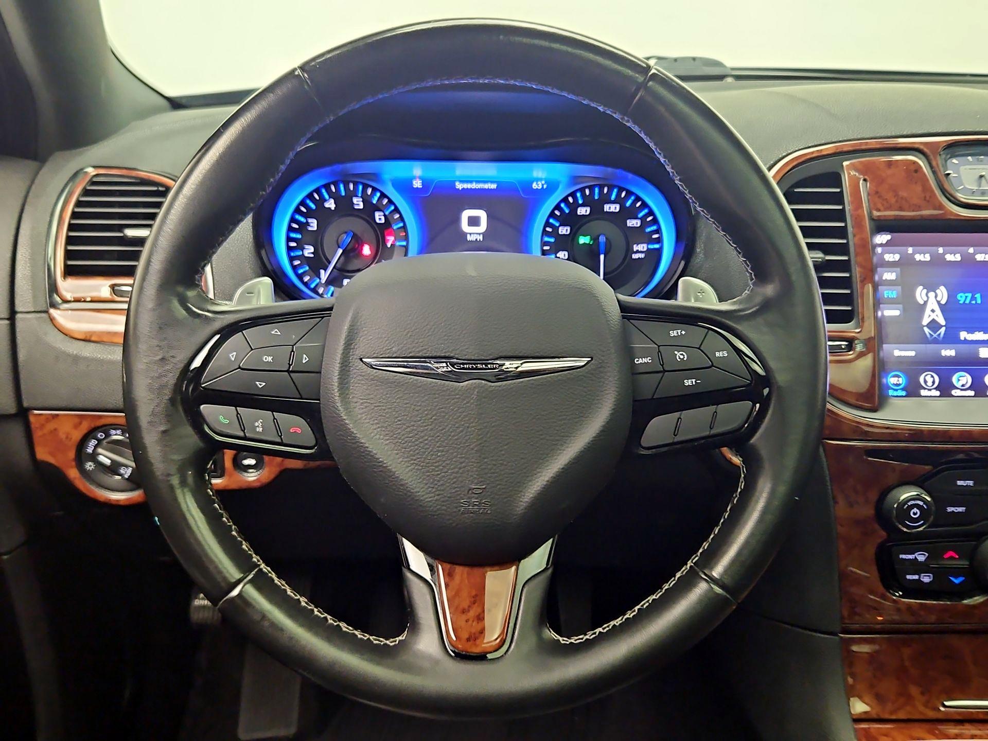 Thumbnail: 2019 Chrysler 300 - 10