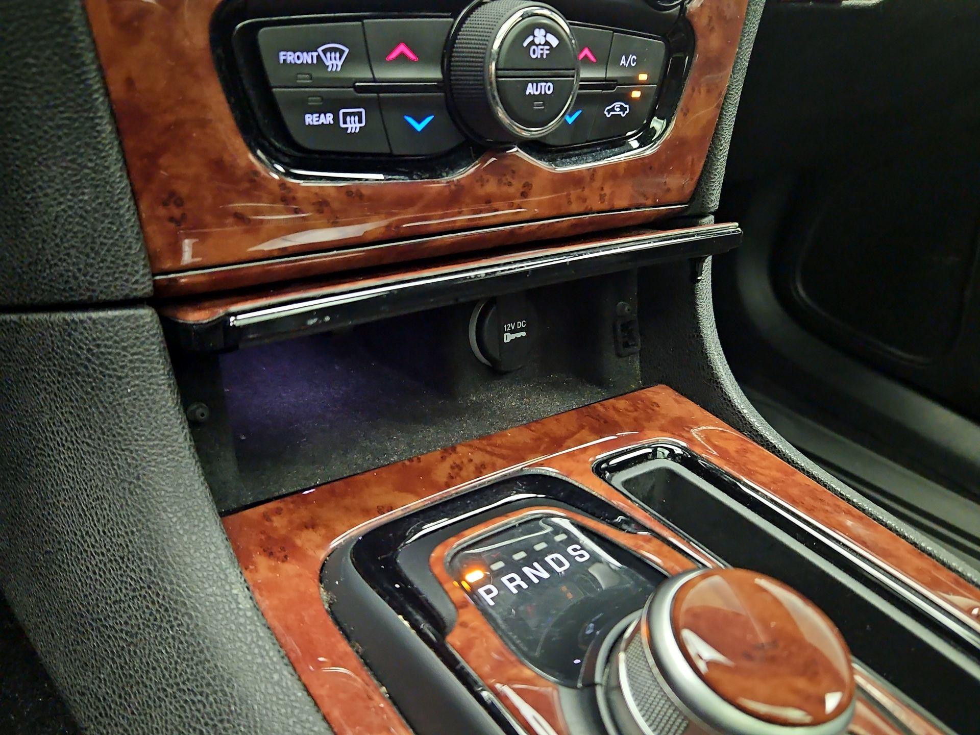 Thumbnail: 2019 Chrysler 300 - 19