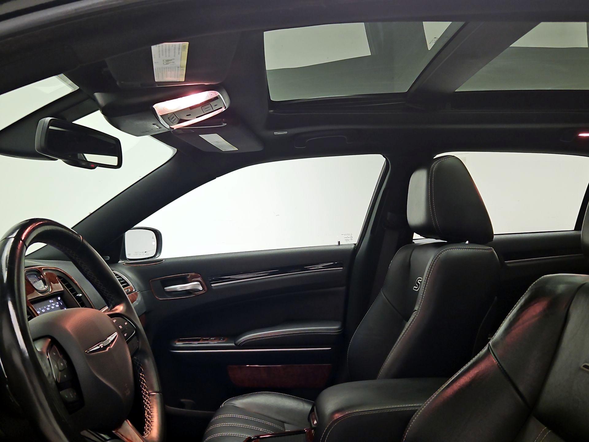 Thumbnail: 2019 Chrysler 300 - 20