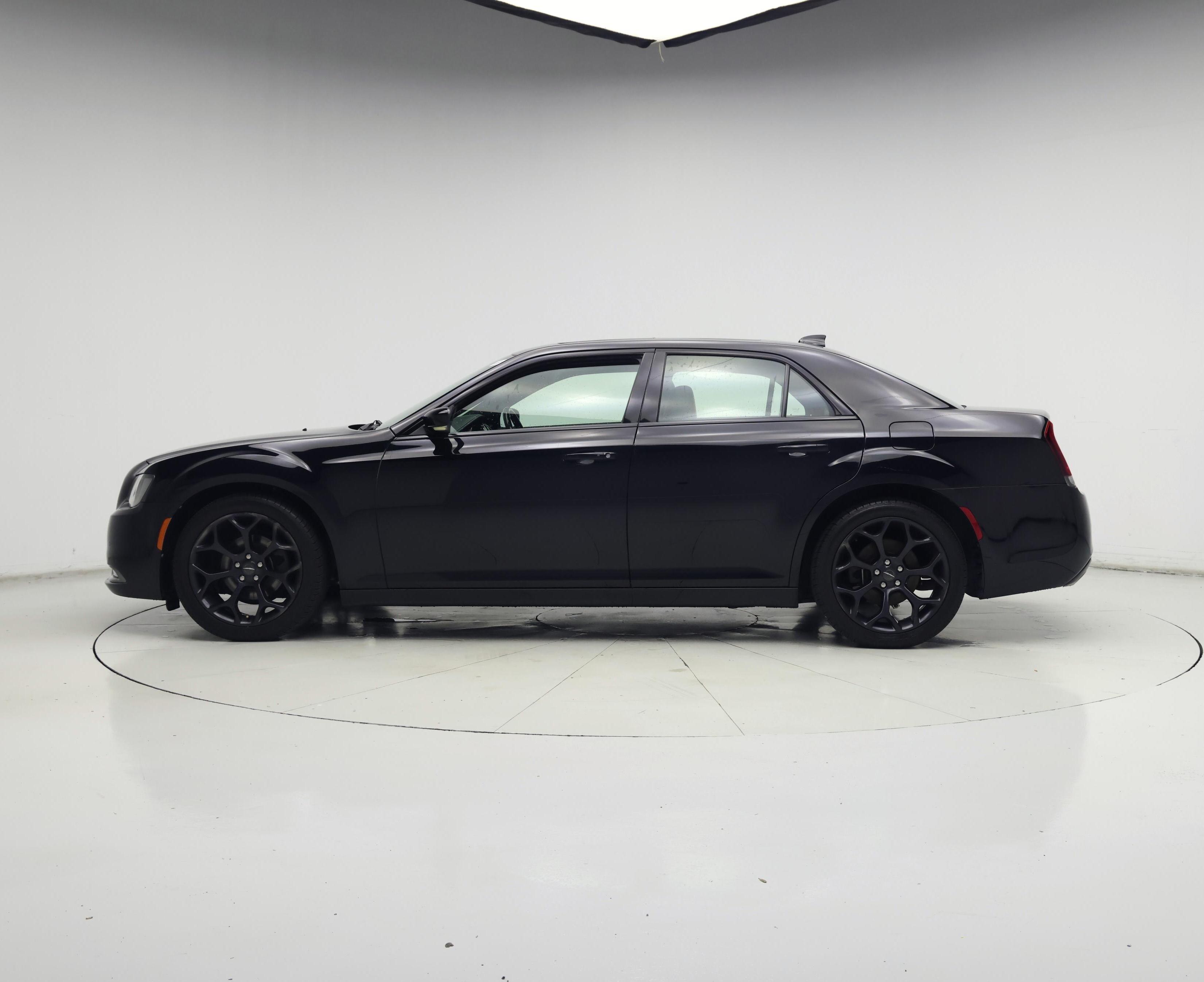 Thumbnail: 2019 Chrysler 300 - 3