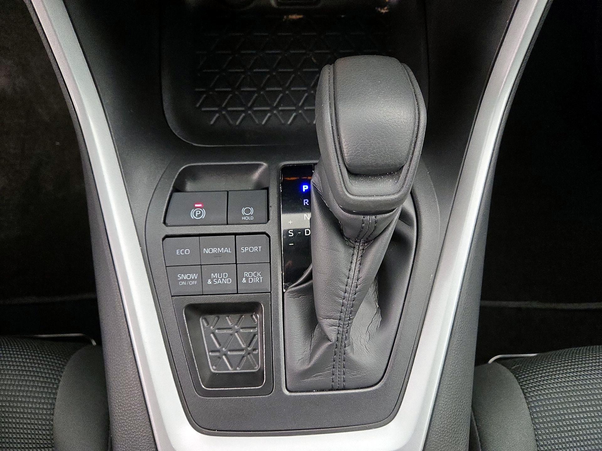 Thumbnail: 2025 Toyota RAV4 - 17