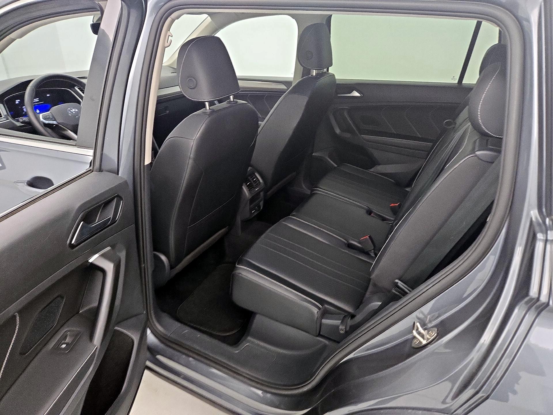 Thumbnail: 2024 Volkswagen Tiguan - 19