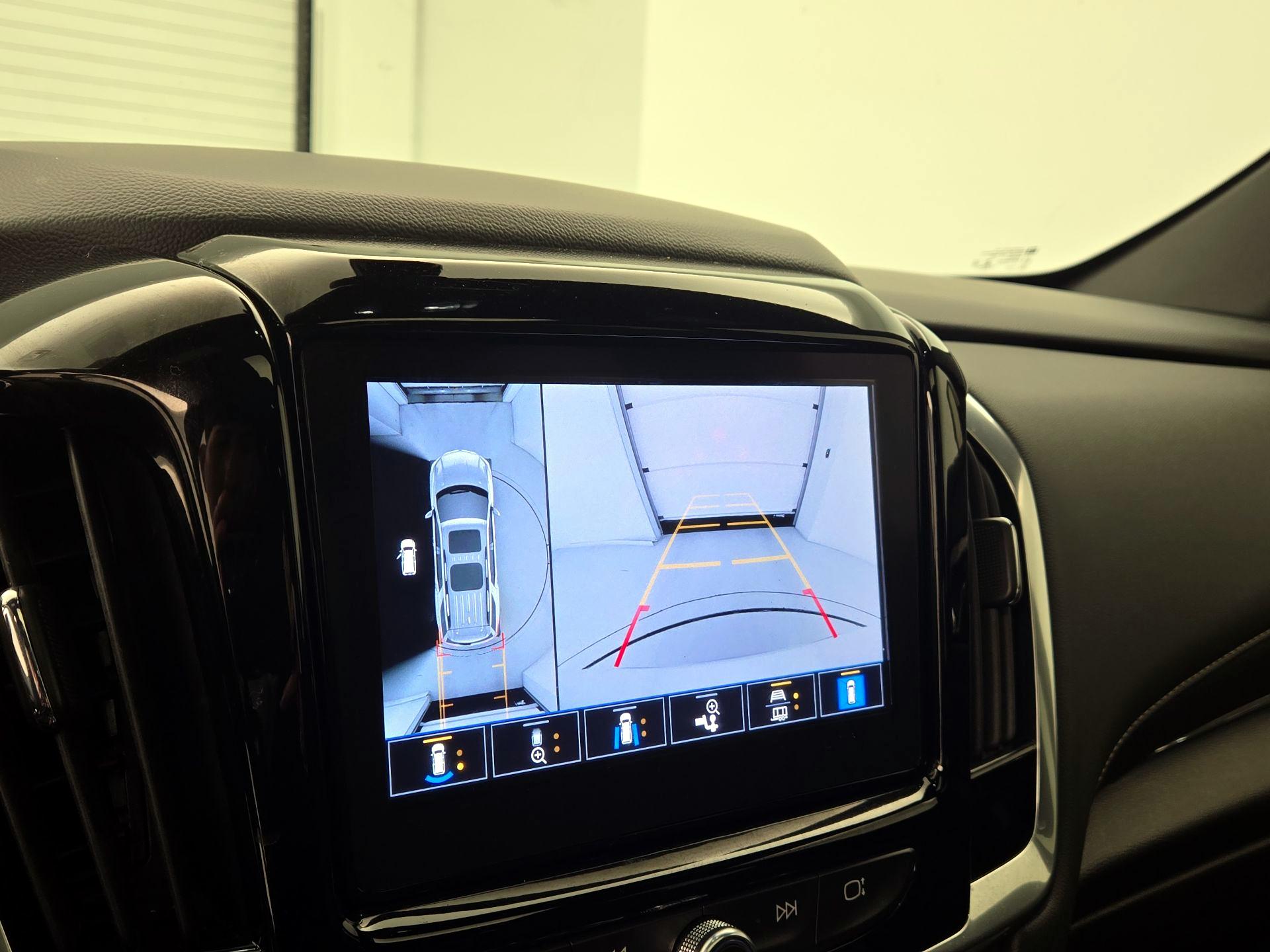 Thumbnail: 2023 Chevrolet Traverse - 14