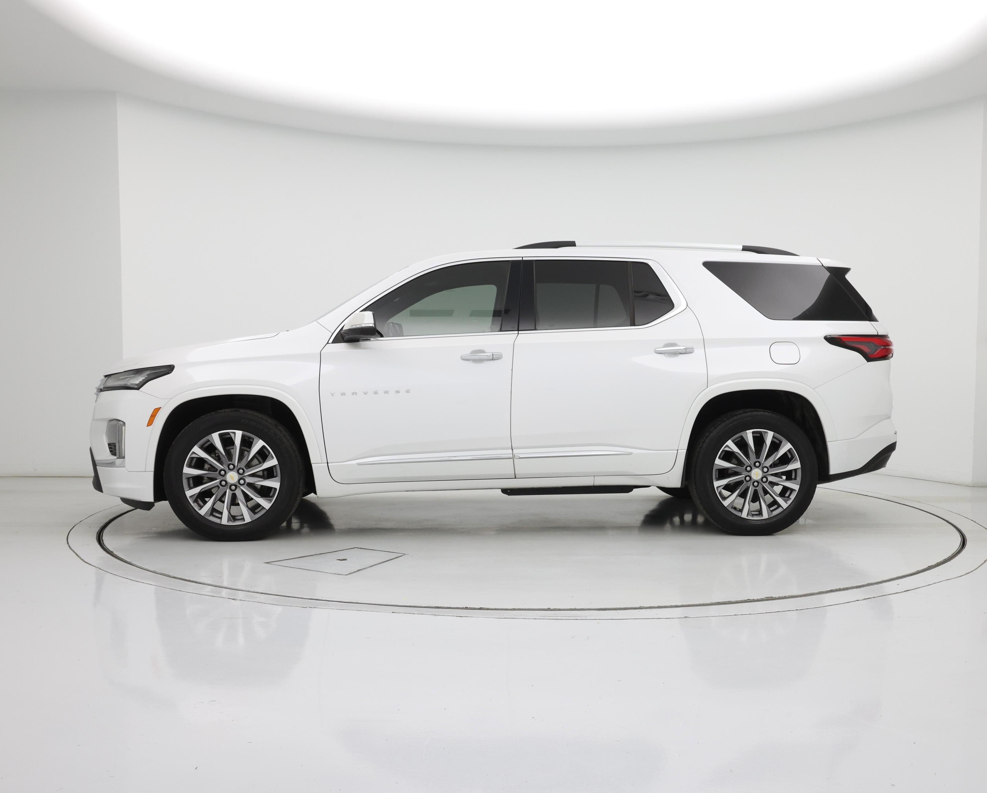 Thumbnail: 2023 Chevrolet Traverse - 3