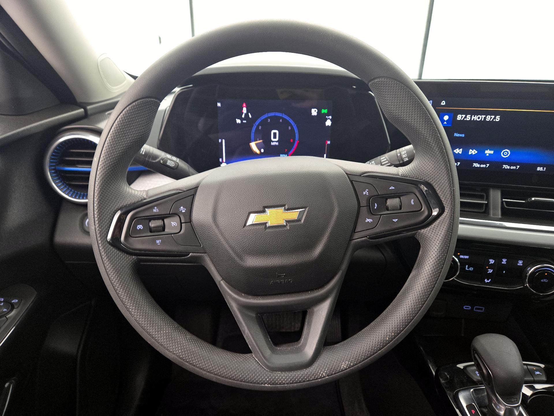 Thumbnail: 2025 Chevrolet Trax - 10