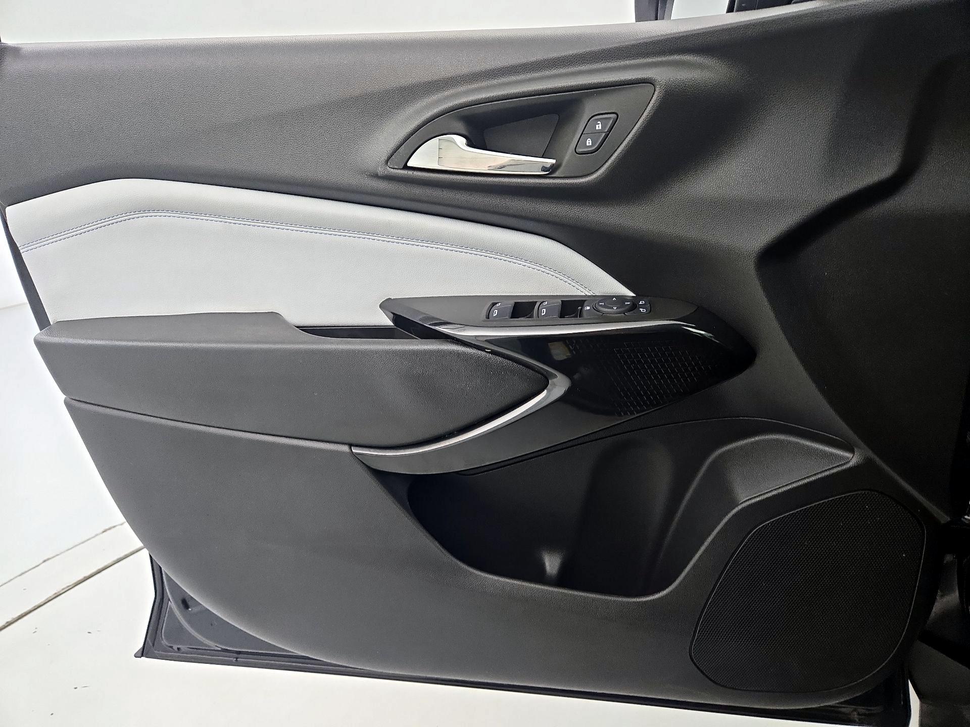 Thumbnail: 2025 Chevrolet Trax - 12