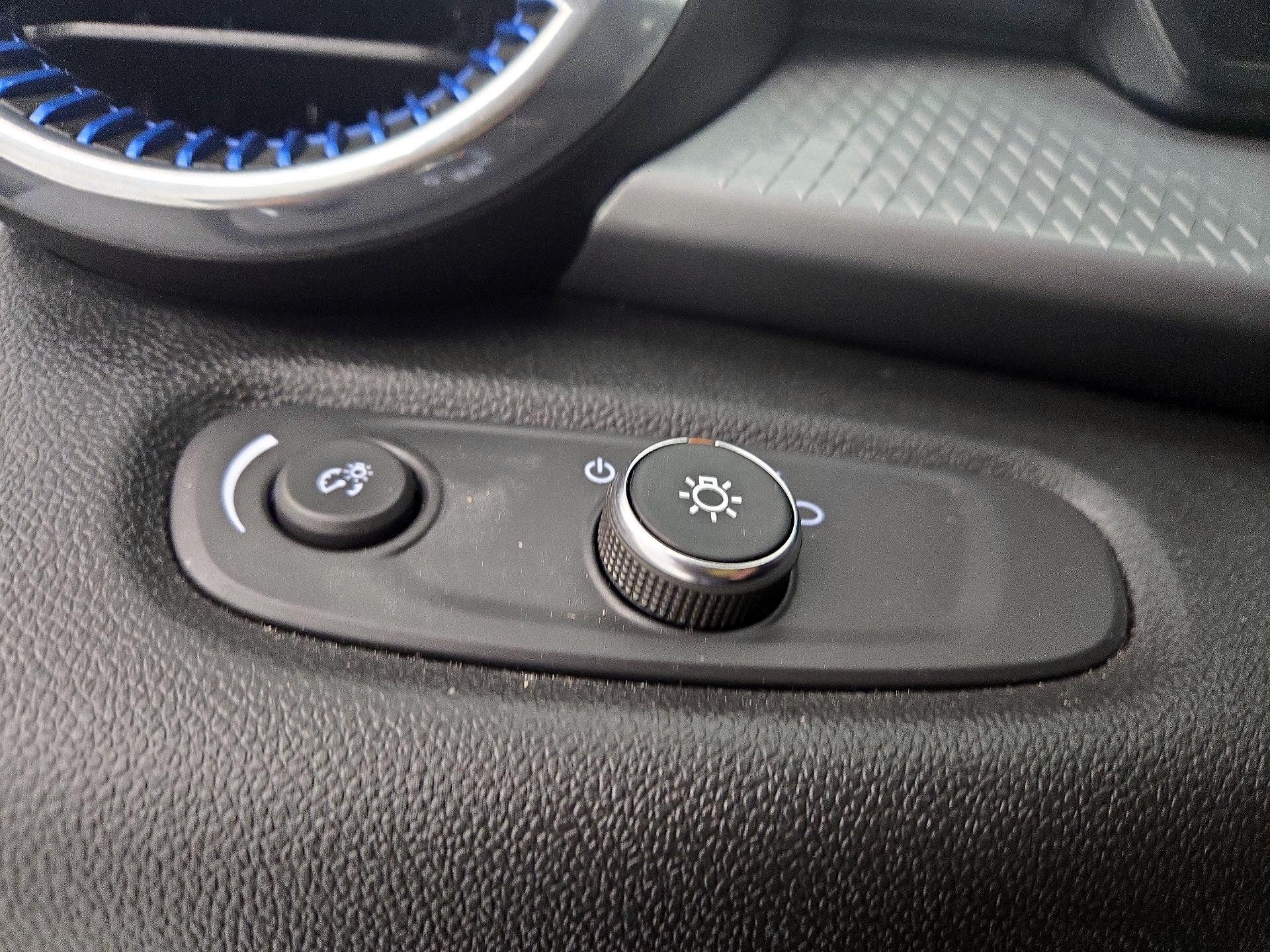 Thumbnail: 2025 Chevrolet Trax - 13