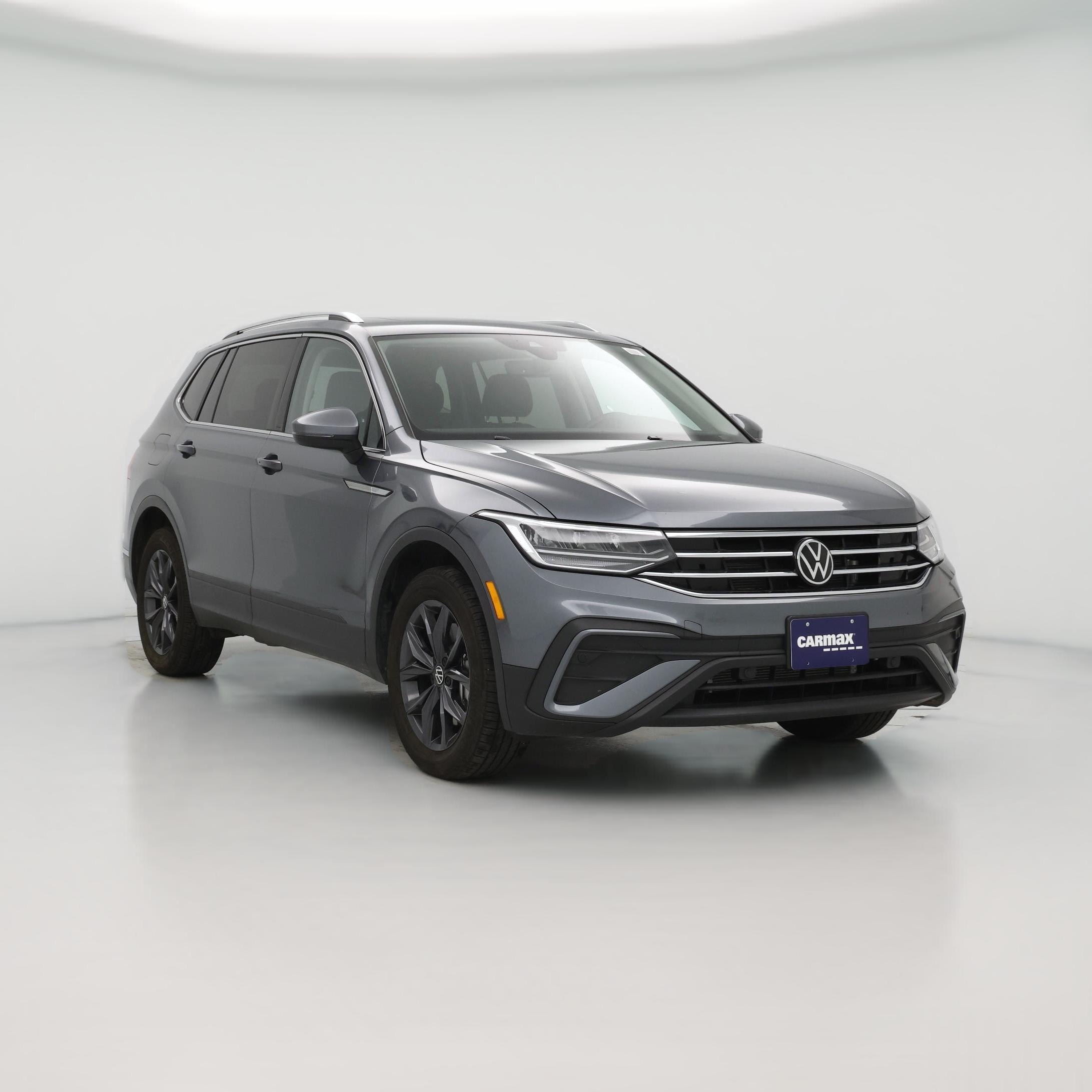 Thumbnail: 2023 Volkswagen Tiguan - 1