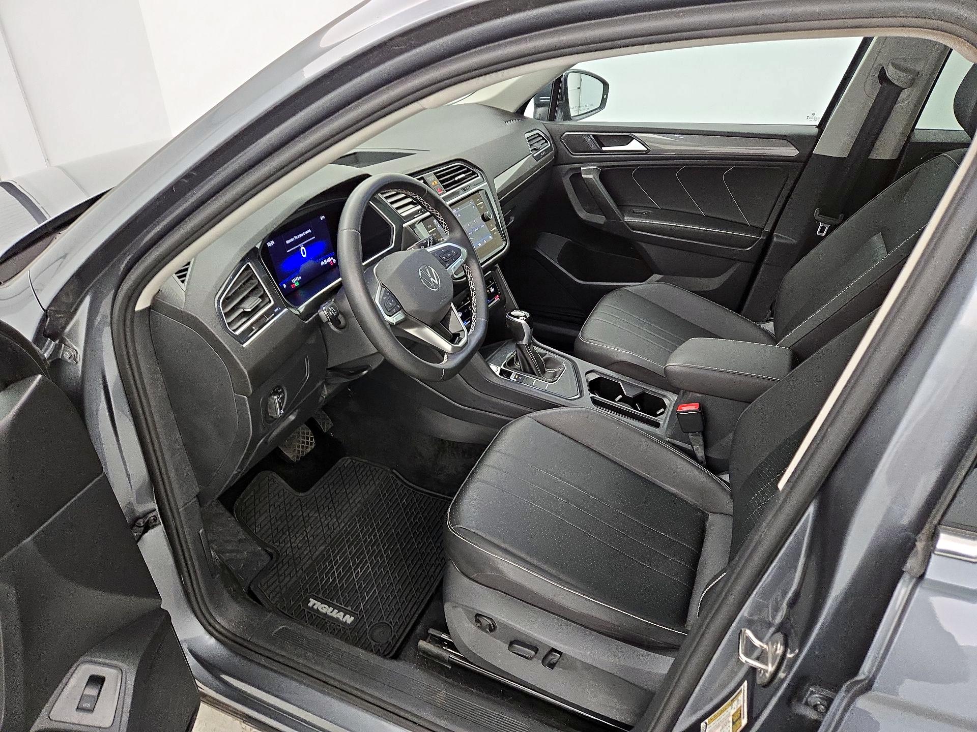 Thumbnail: 2023 Volkswagen Tiguan - 11