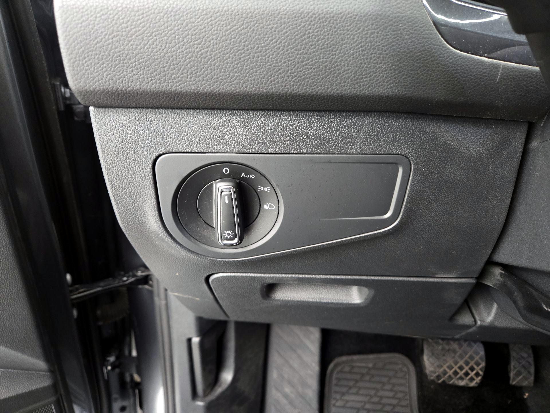 Thumbnail: 2023 Volkswagen Tiguan - 13