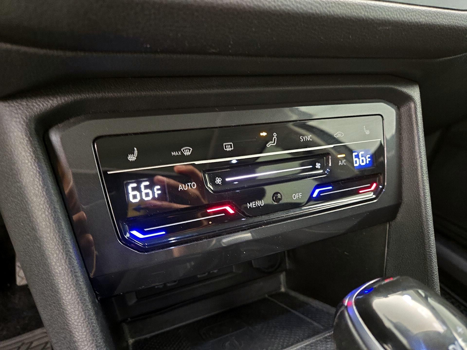 Thumbnail: 2023 Volkswagen Tiguan - 16