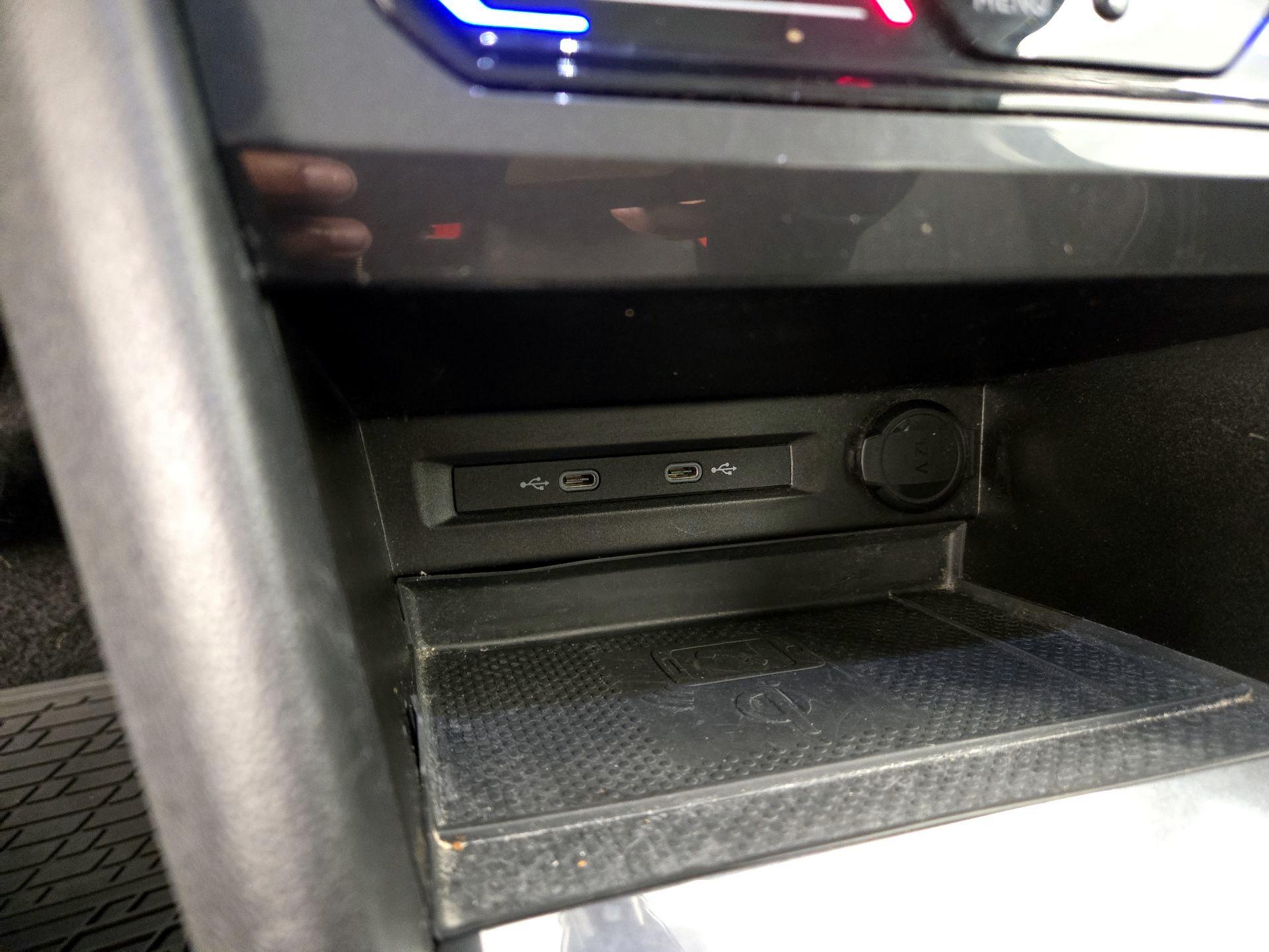 Thumbnail: 2023 Volkswagen Tiguan - 18