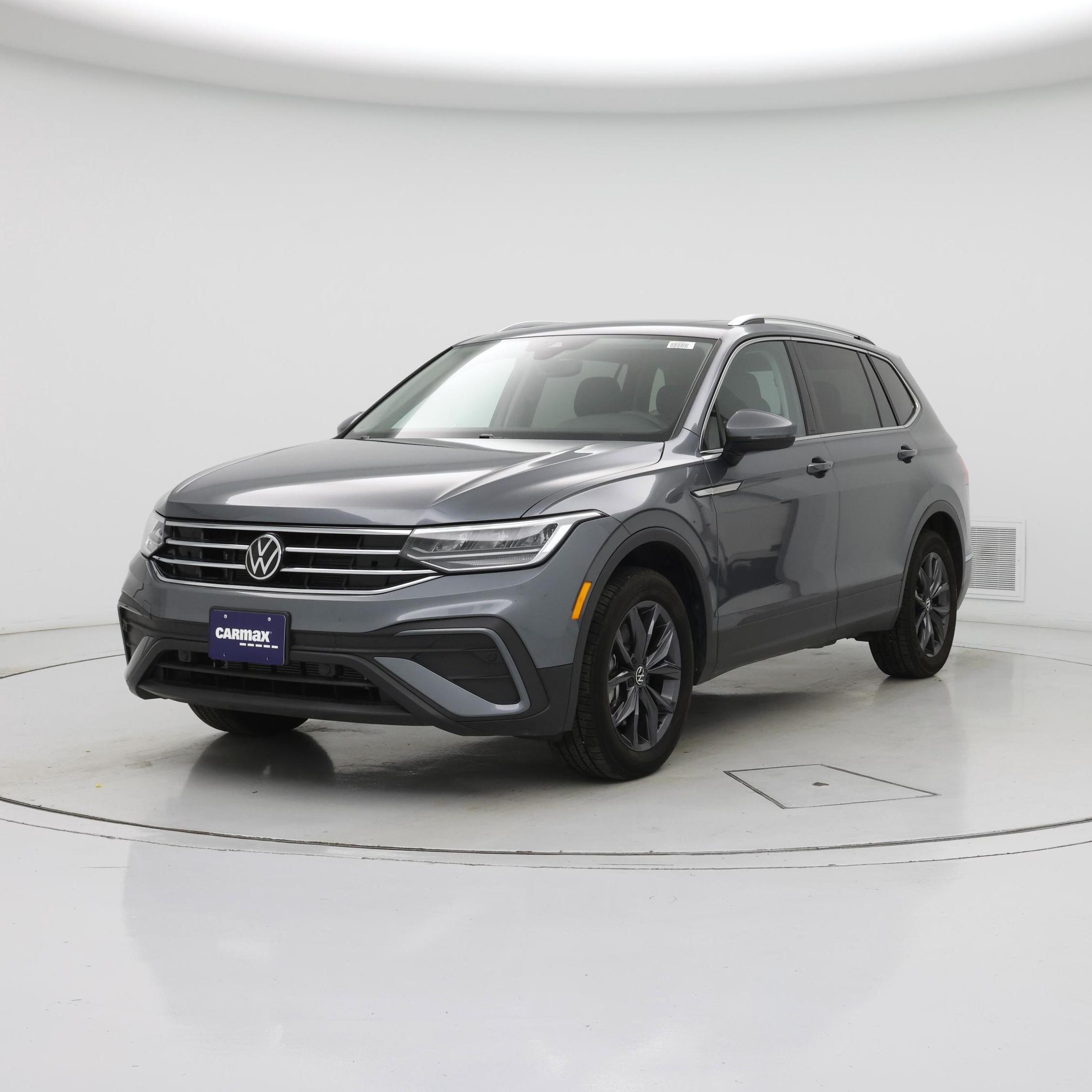Thumbnail: 2023 Volkswagen Tiguan - 4