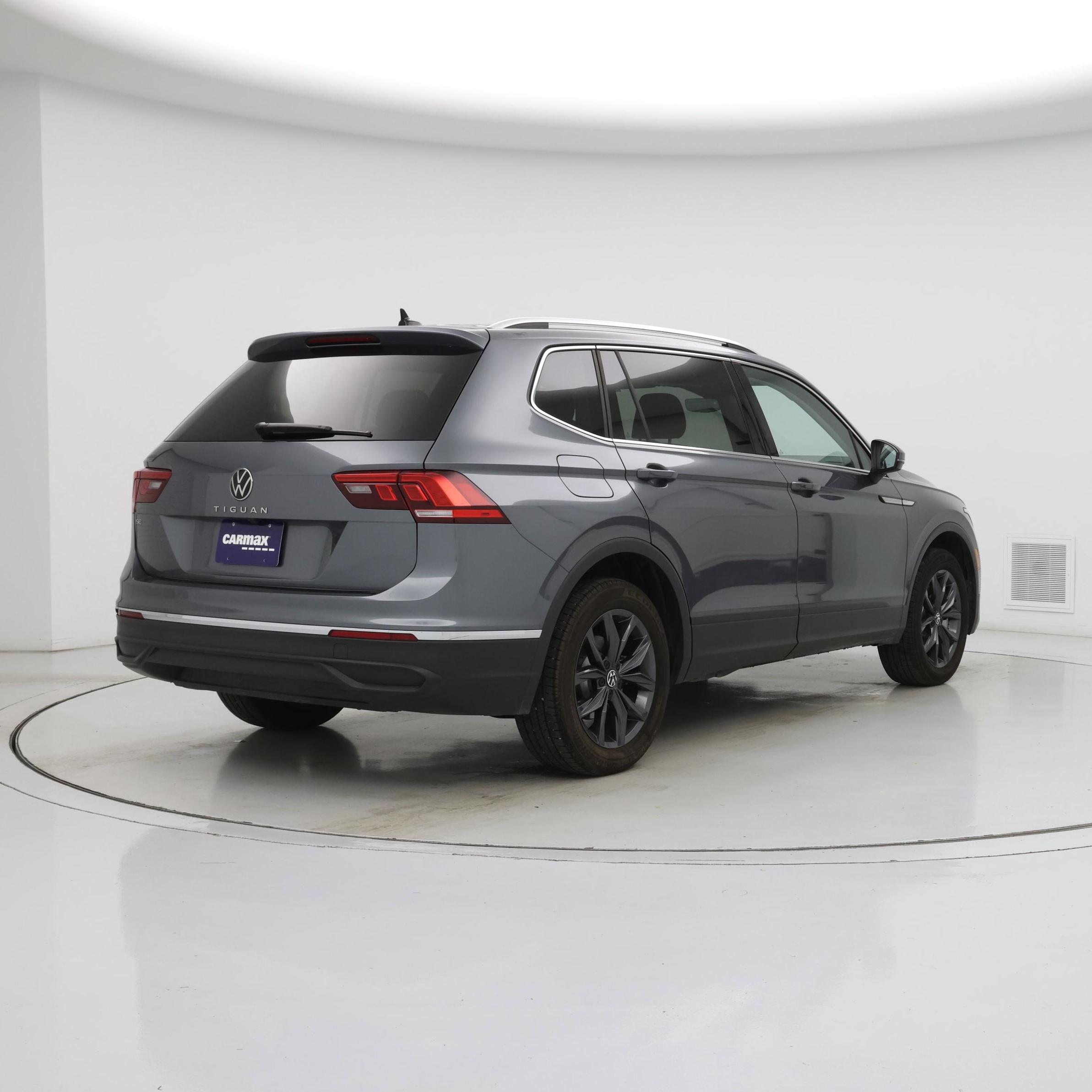 Thumbnail: 2023 Volkswagen Tiguan - 8