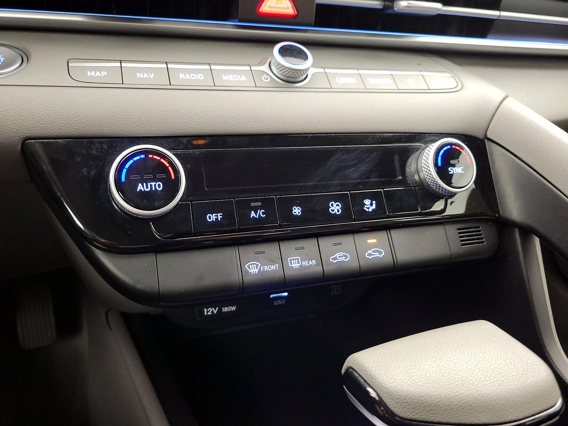 Thumbnail: 2024 Hyundai Elantra - 17