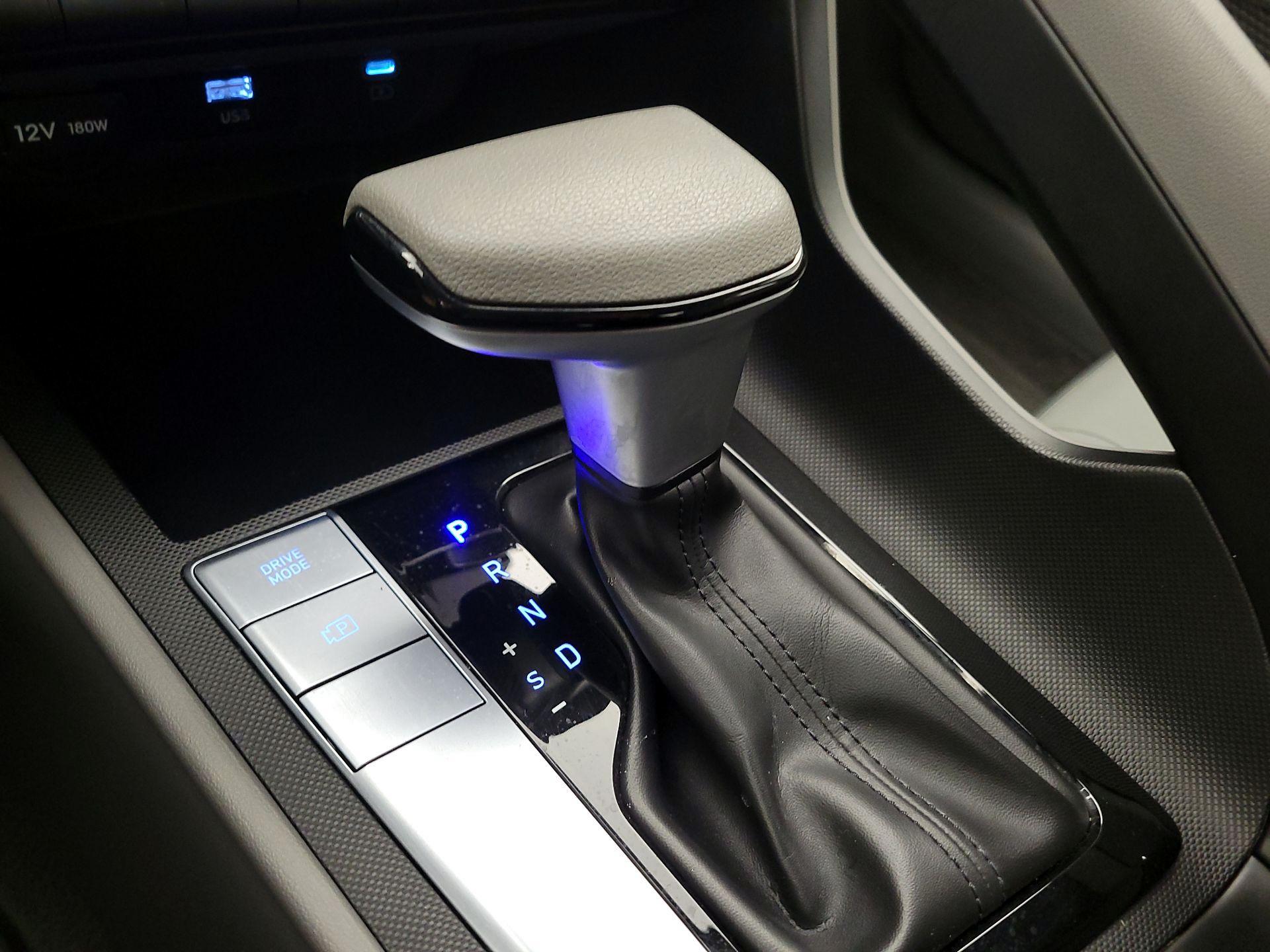 Thumbnail: 2024 Hyundai Elantra - 18