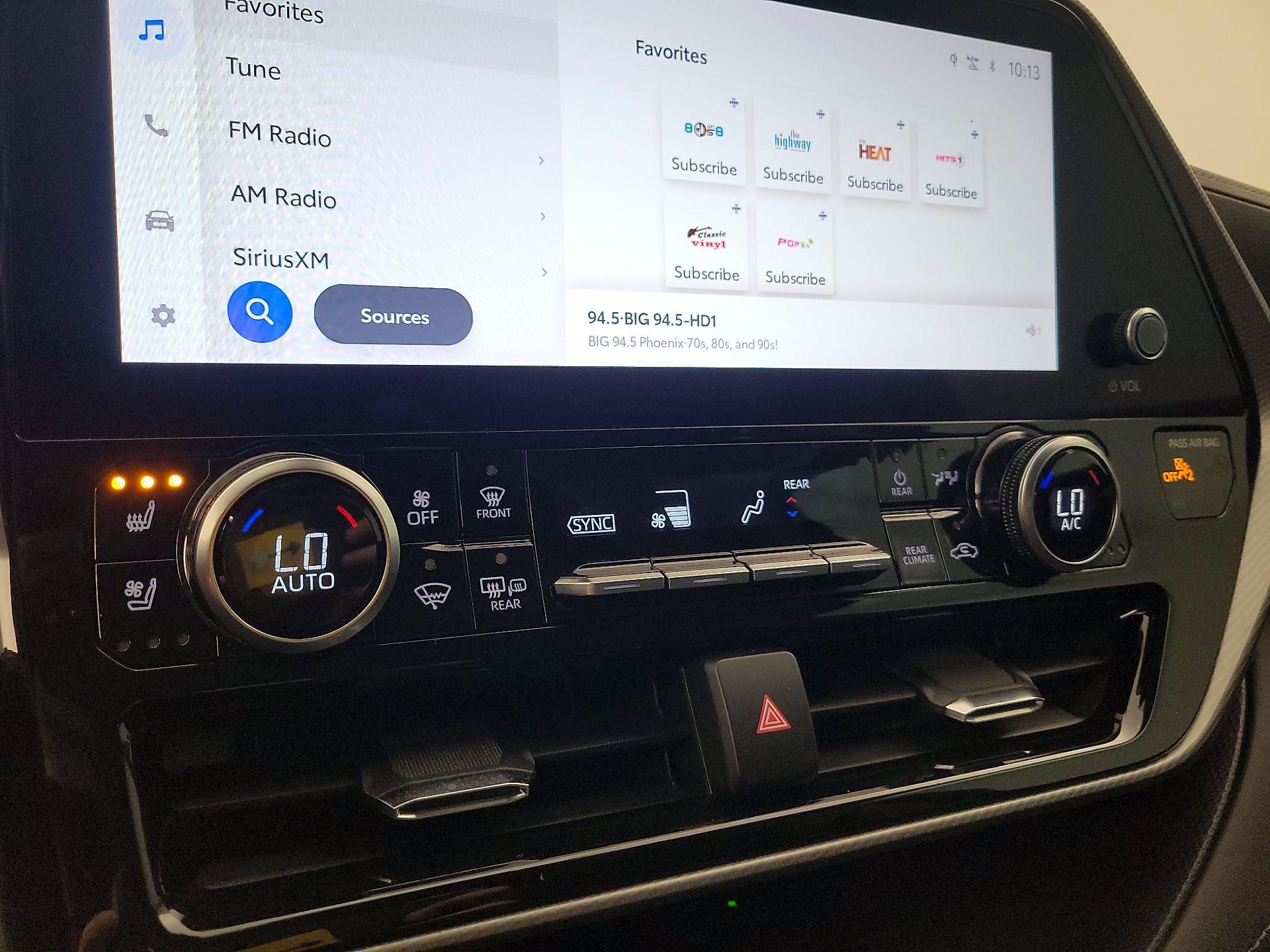 Thumbnail: 2023 Toyota Highlander - 16