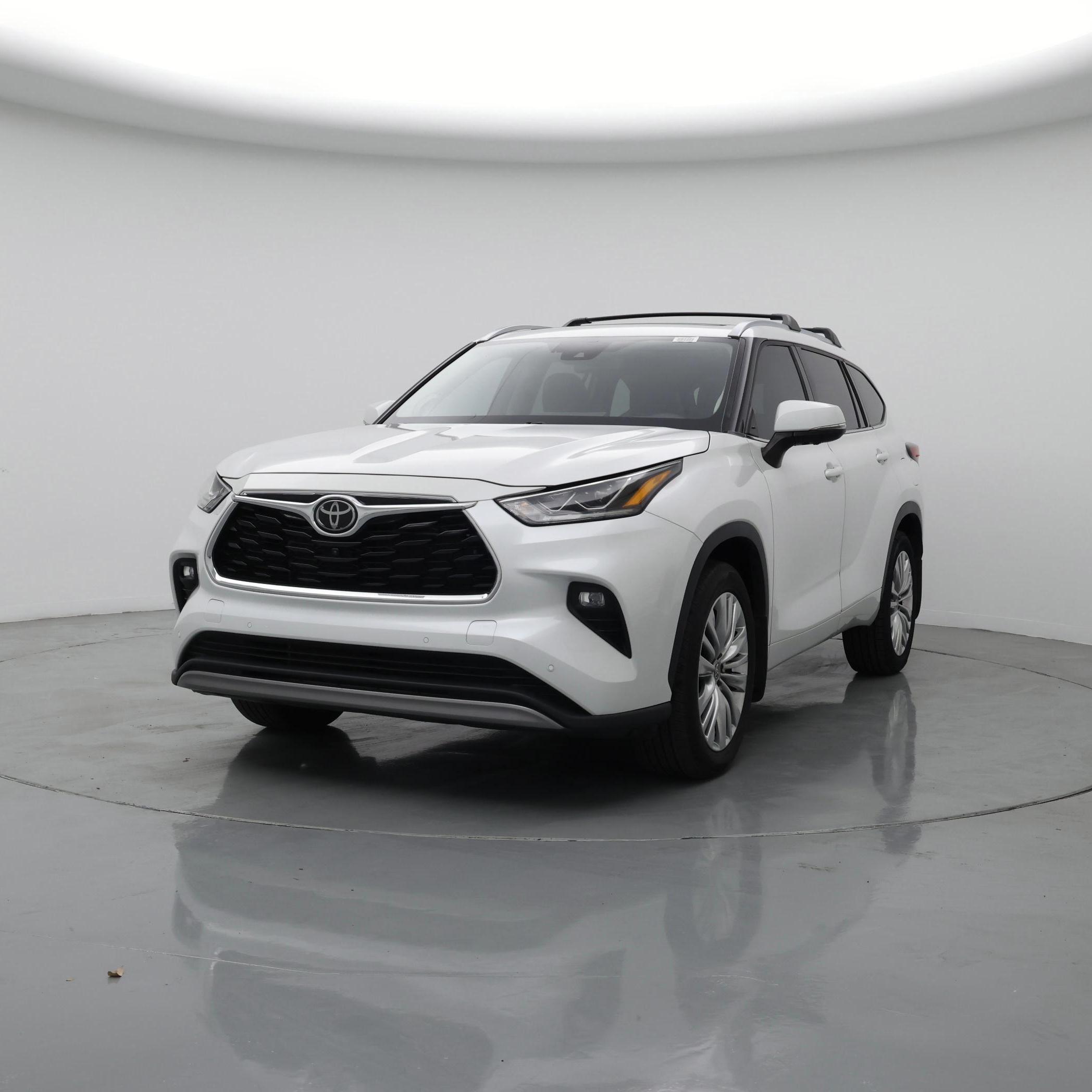 Thumbnail: 2023 Toyota Highlander - 4