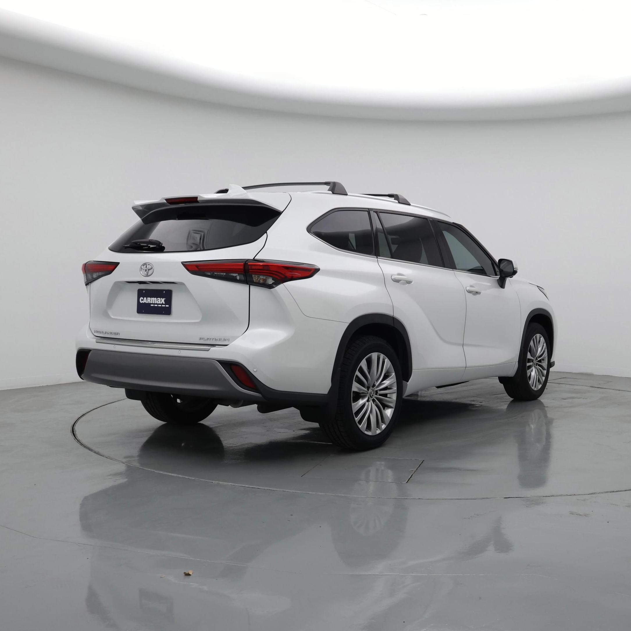 Thumbnail: 2023 Toyota Highlander - 8