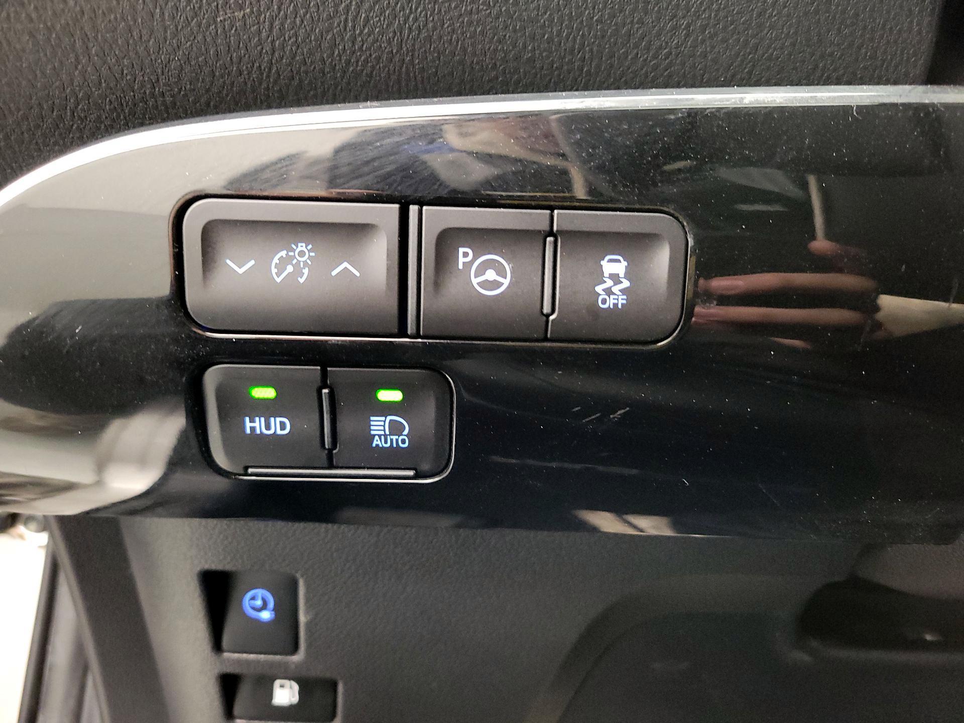 Thumbnail: 2019 Toyota Prius Prime - 13