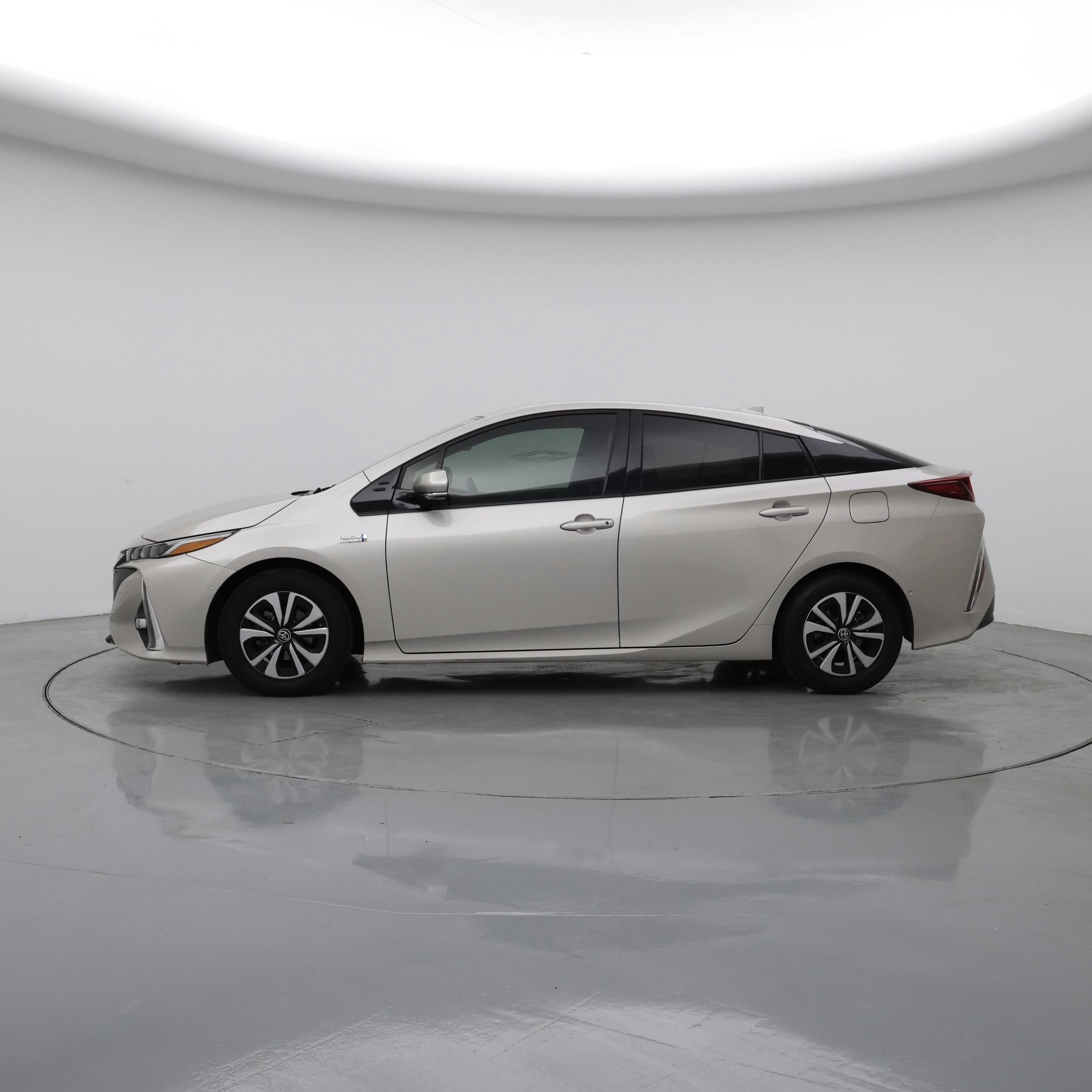 Thumbnail: 2019 Toyota Prius Prime - 3