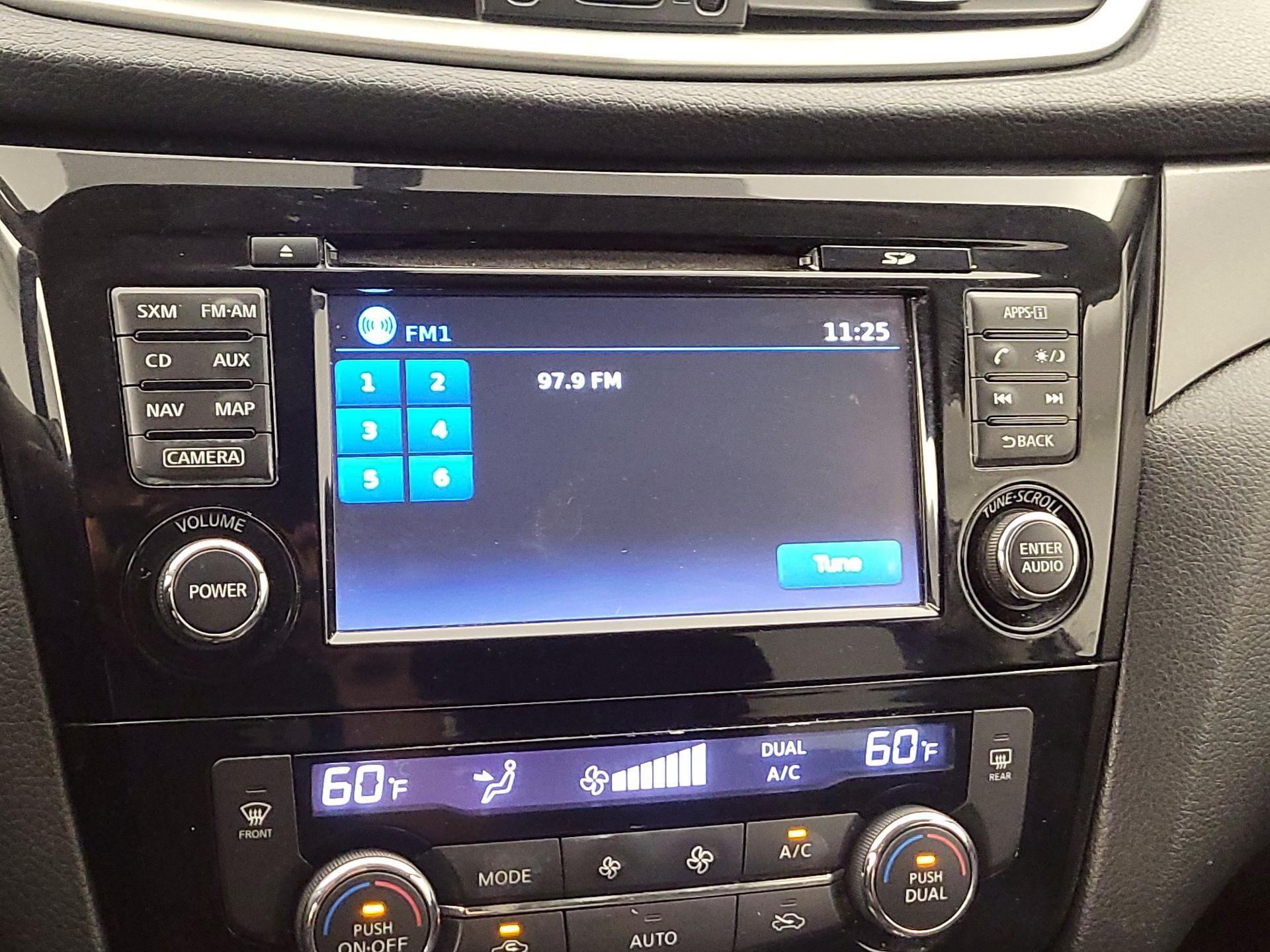 Thumbnail: 2016 Nissan Rogue - 15