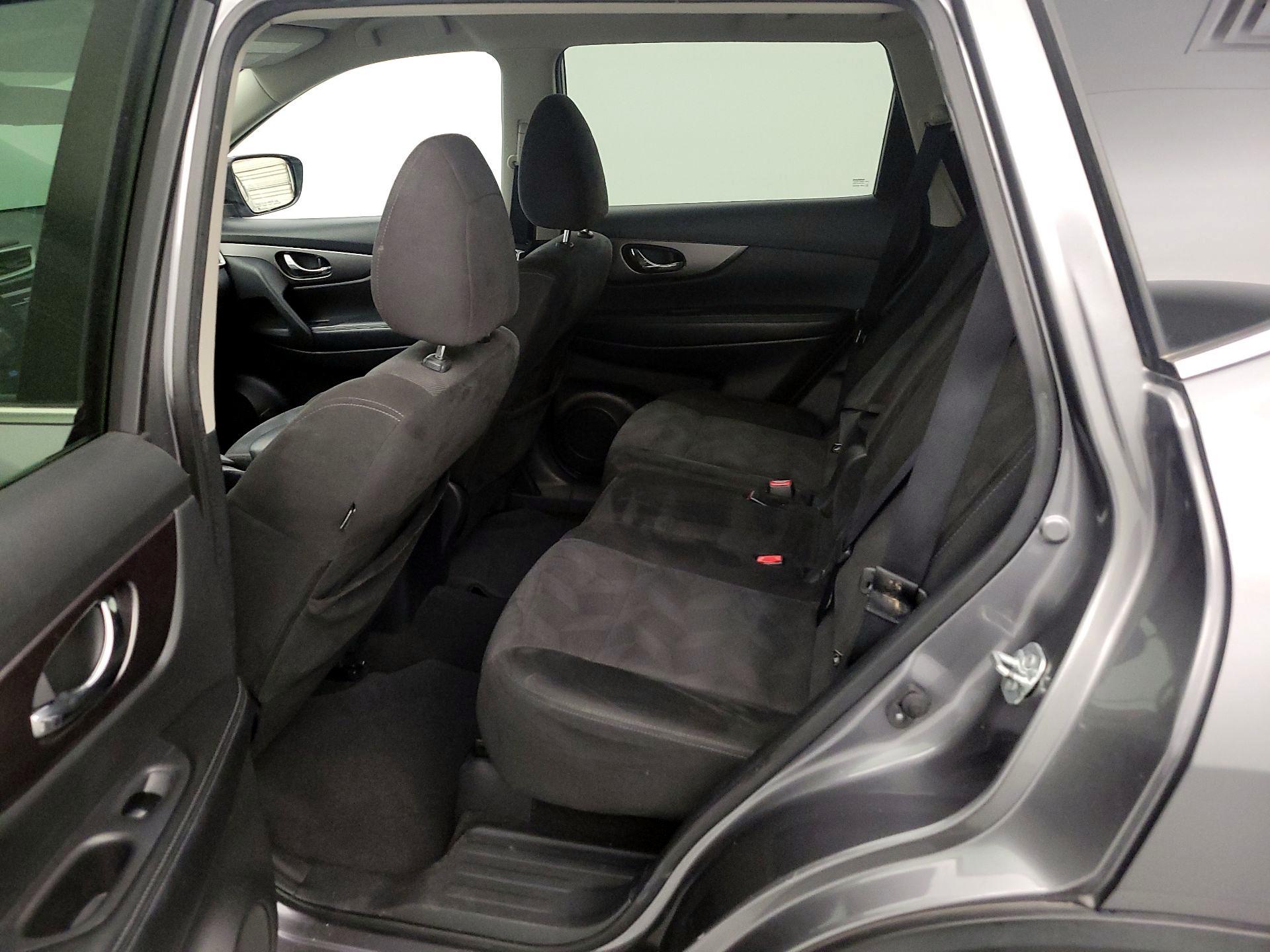 Thumbnail: 2016 Nissan Rogue - 19