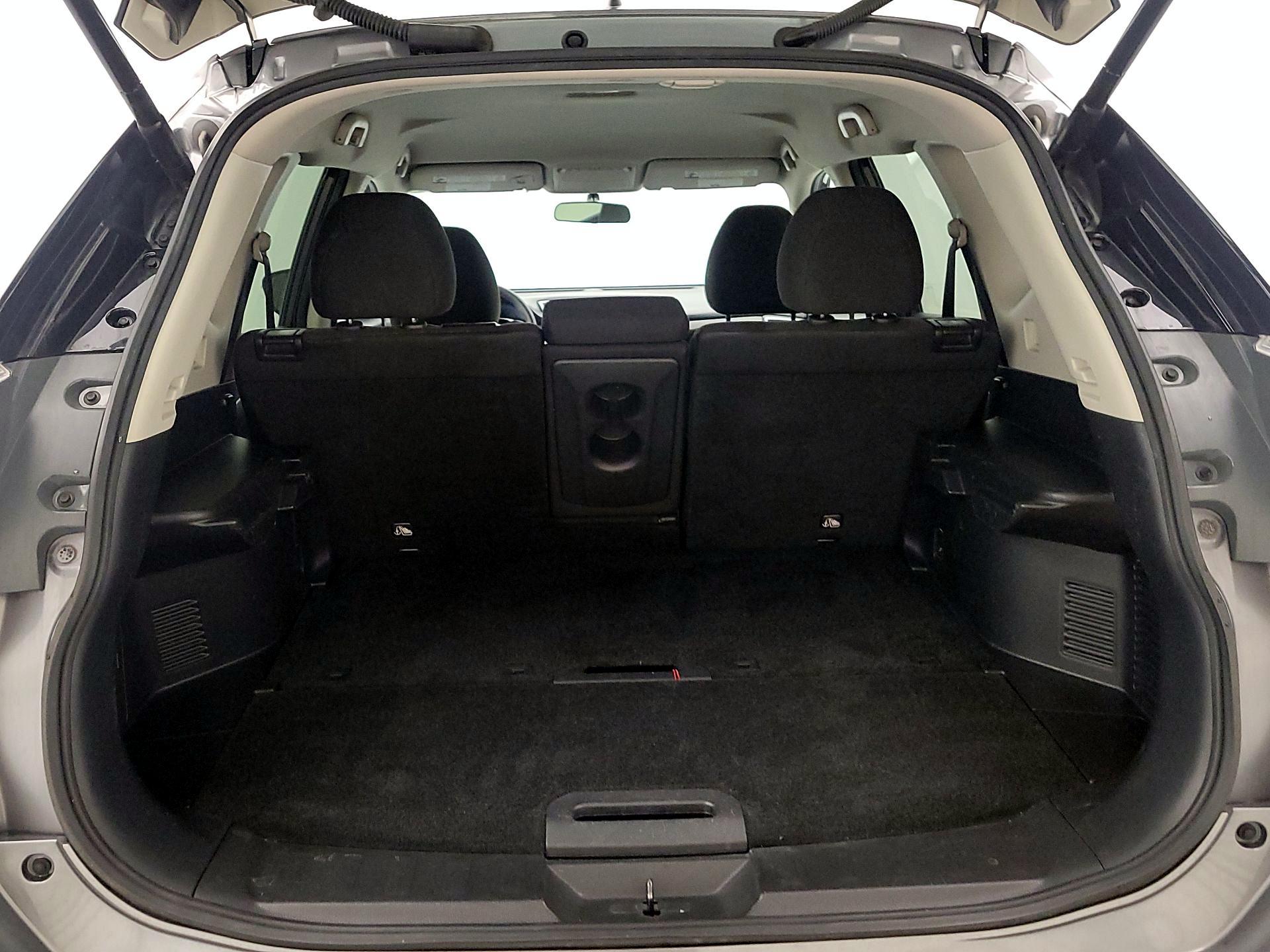 Thumbnail: 2016 Nissan Rogue - 20