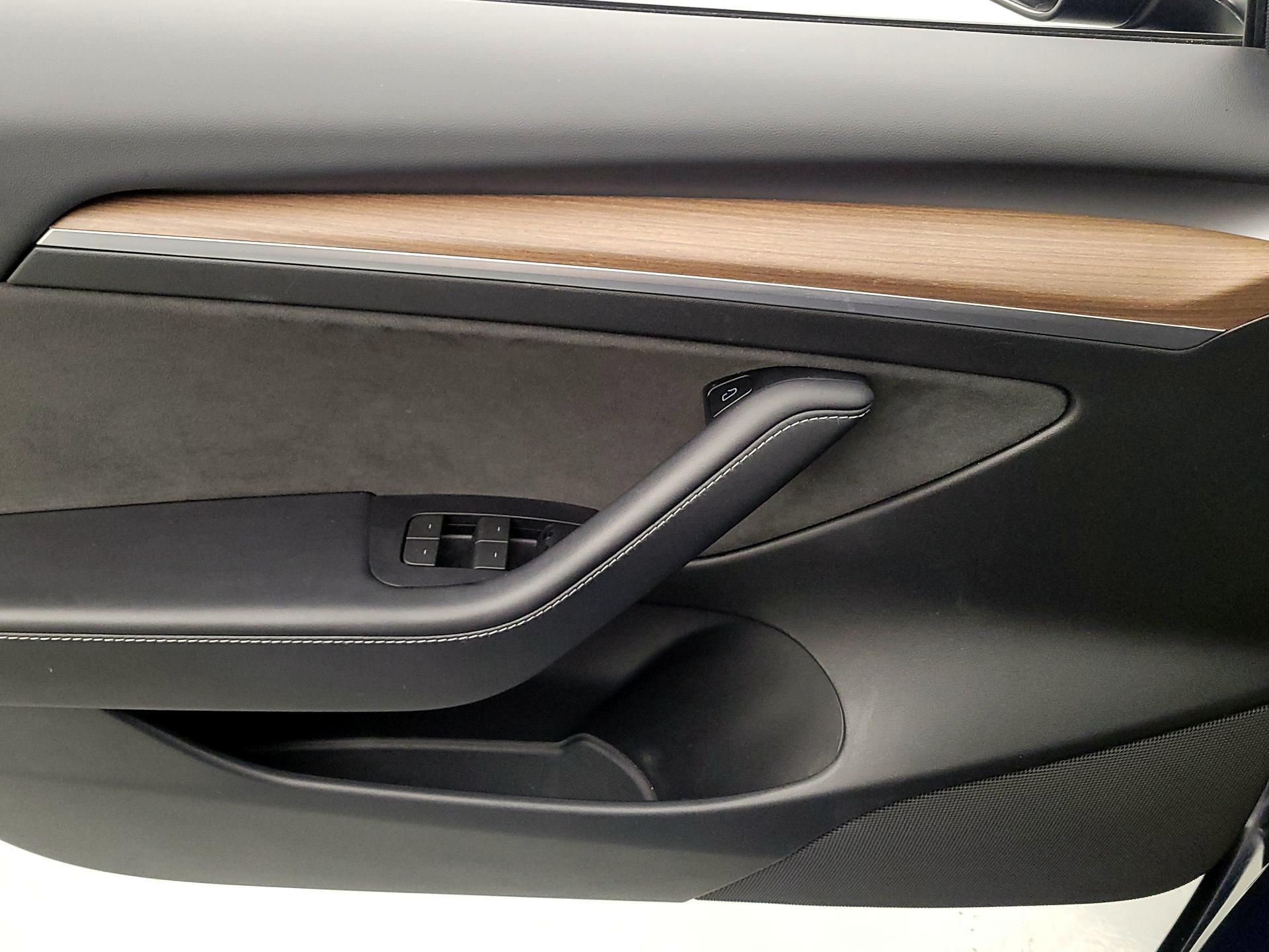 Thumbnail: 2023 Tesla Model 3 - 12