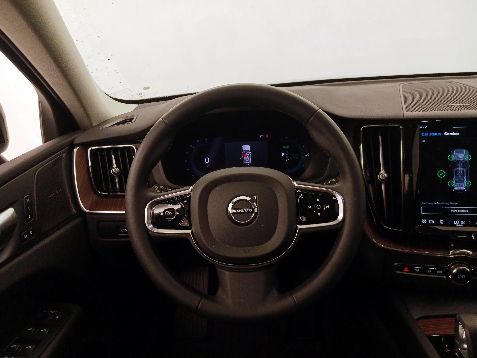 Thumbnail: 2024 Volvo XC60 - 10