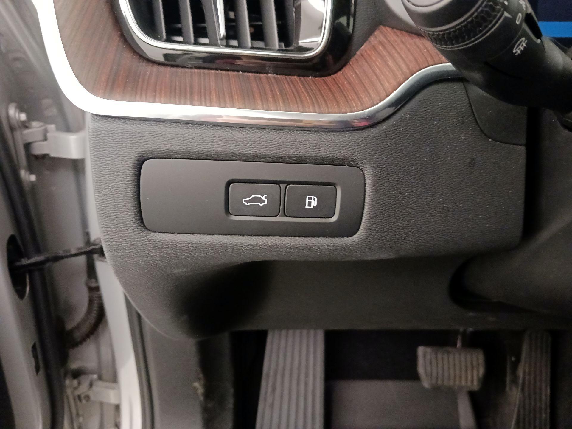 Thumbnail: 2024 Volvo XC60 - 13