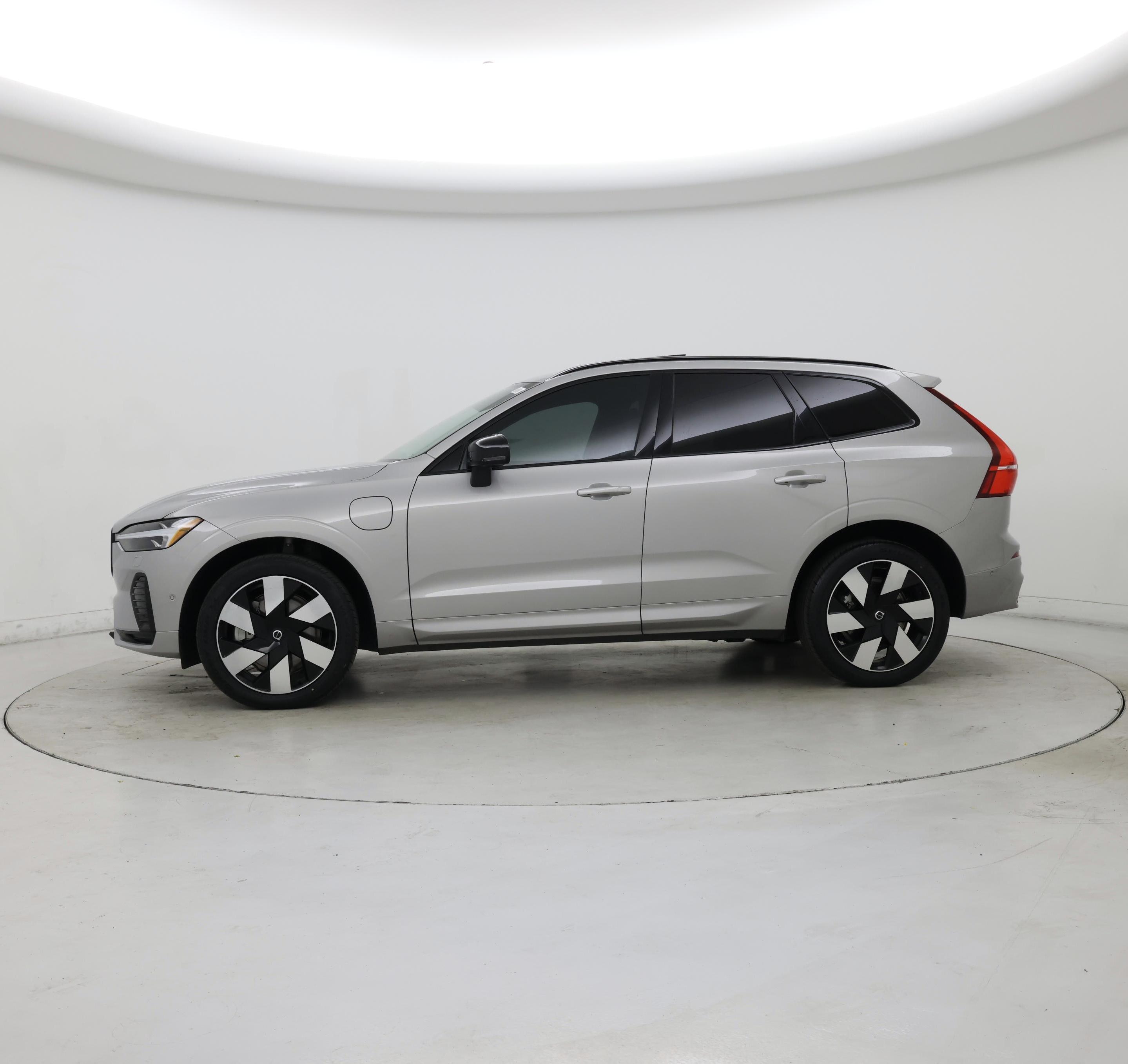 Thumbnail: 2024 Volvo XC60 - 3