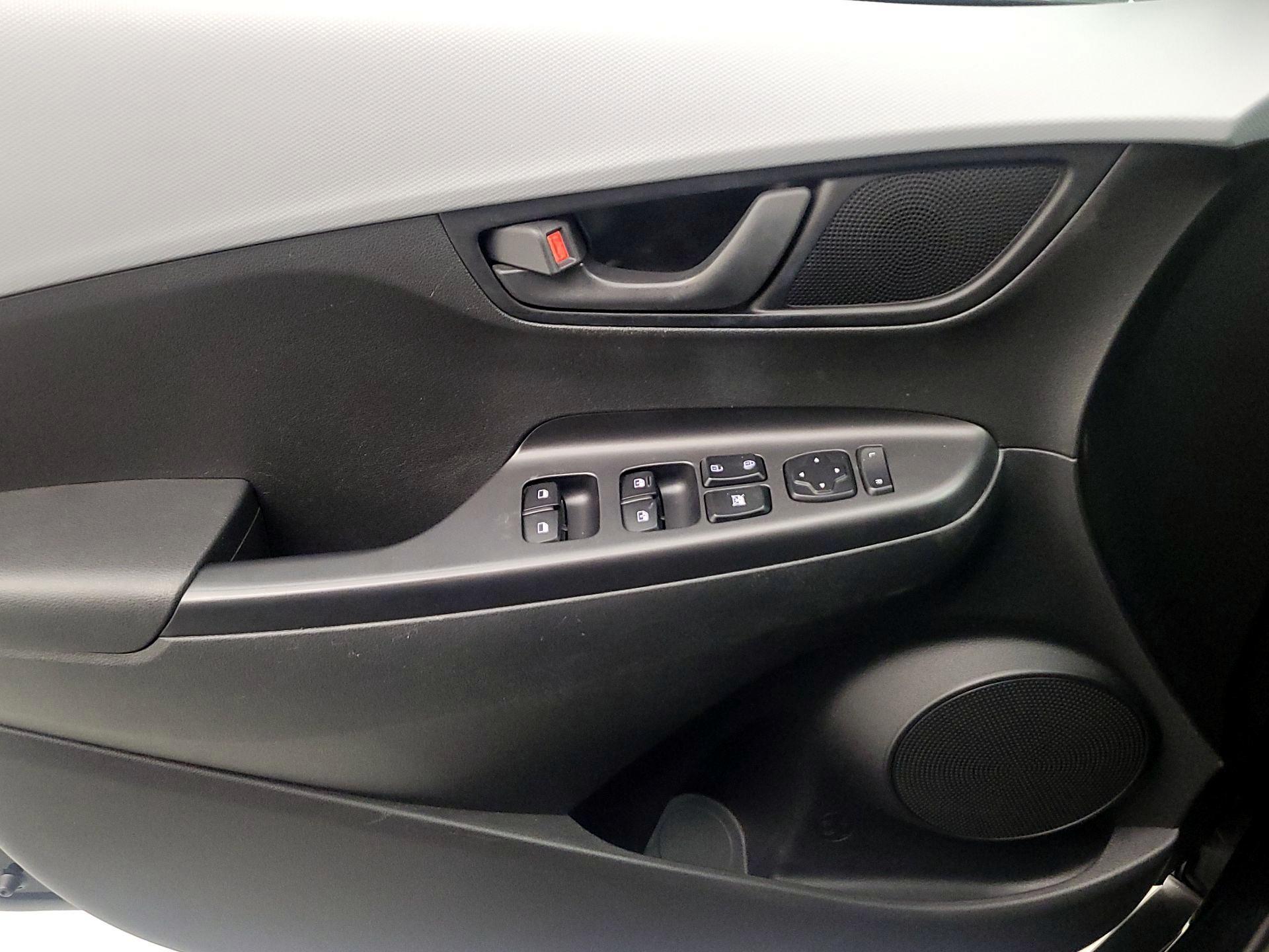 Thumbnail: 2018 Hyundai Kona - 12