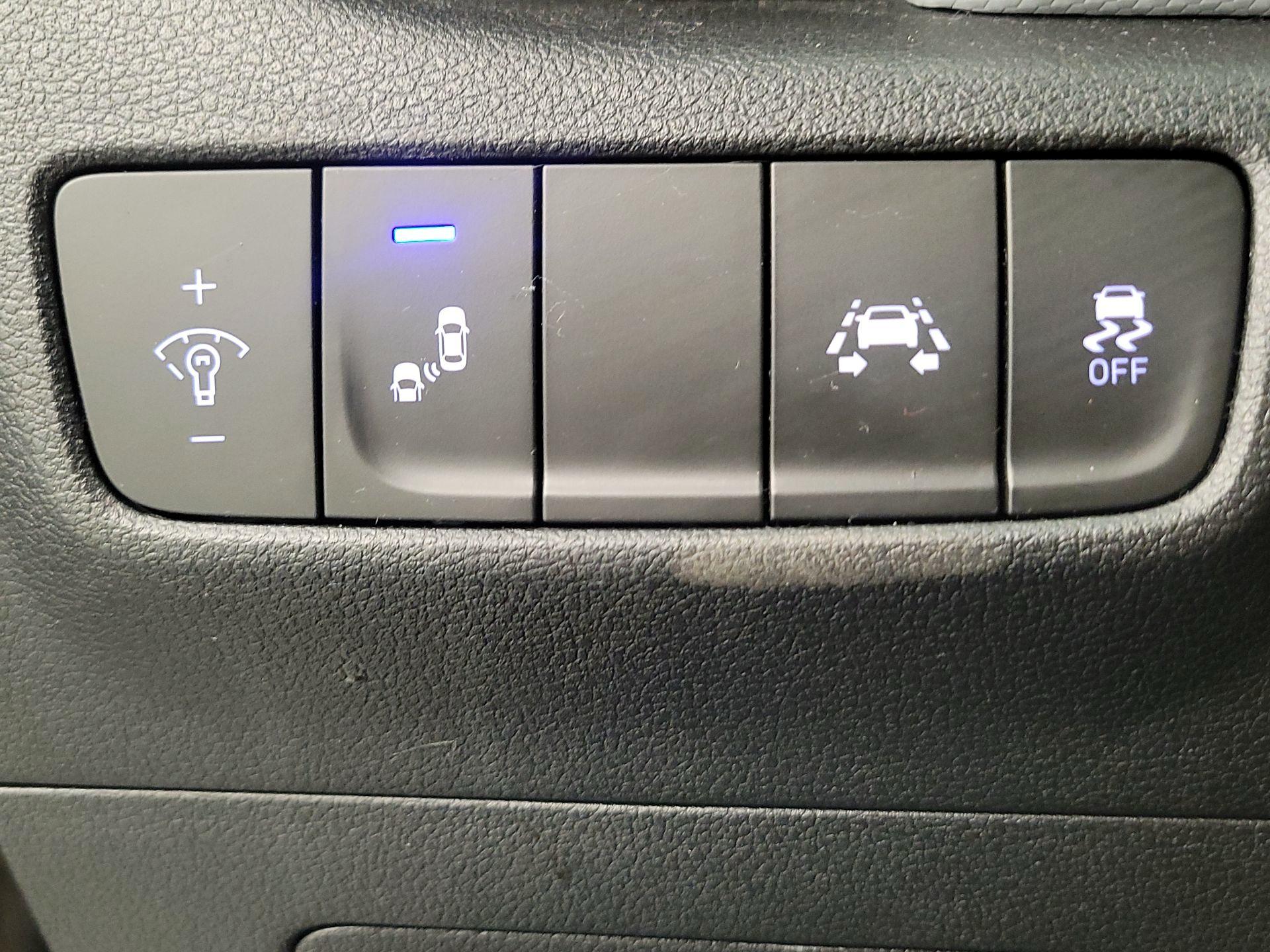 Thumbnail: 2018 Hyundai Kona - 13