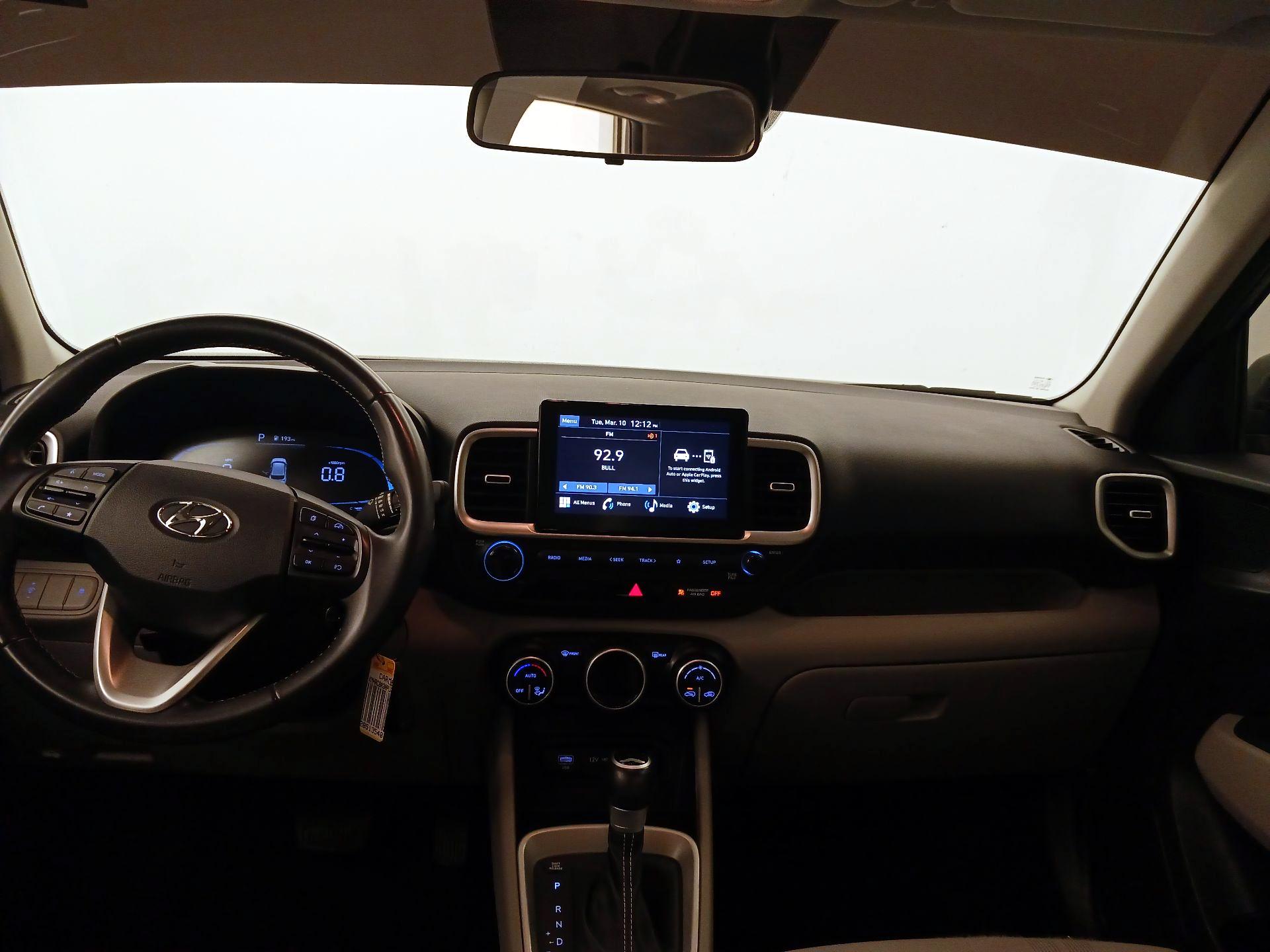 Thumbnail: 2023 Hyundai Venue - 9