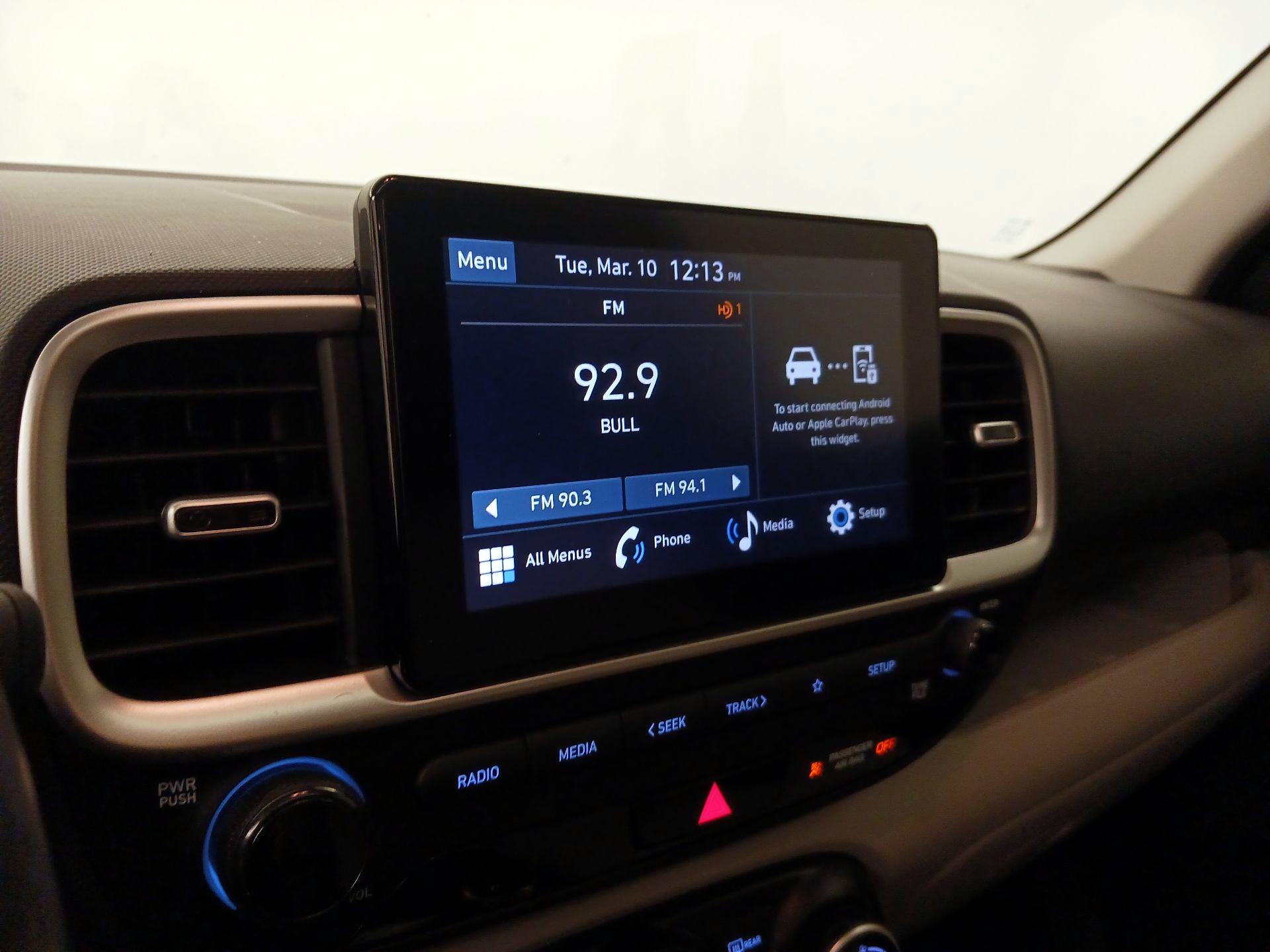 Thumbnail: 2023 Hyundai Venue - 15