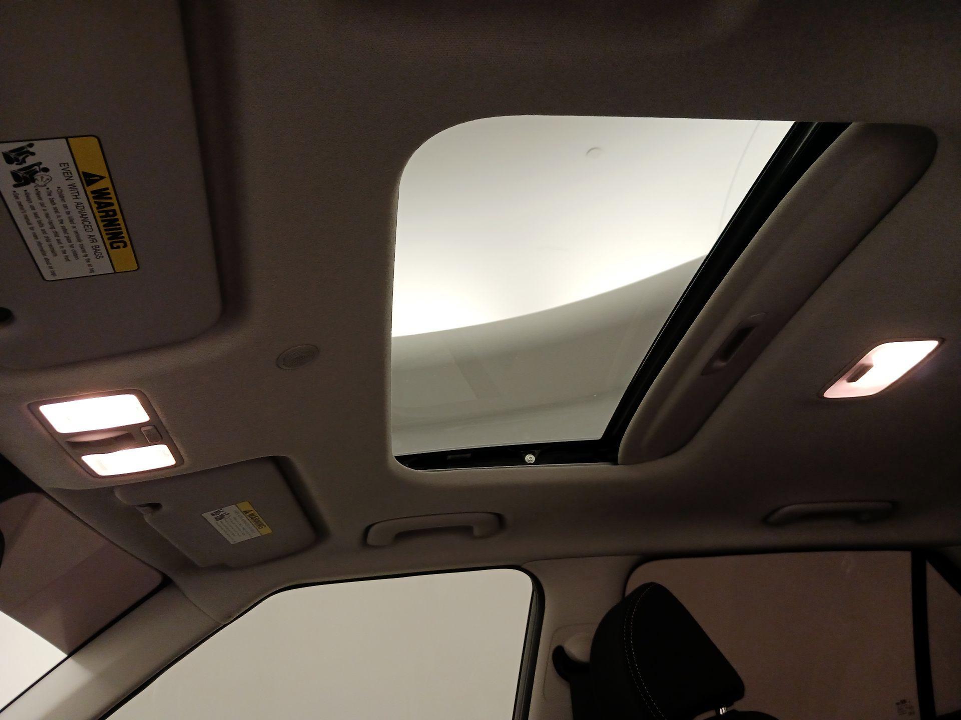 Thumbnail: 2023 Hyundai Venue - 19