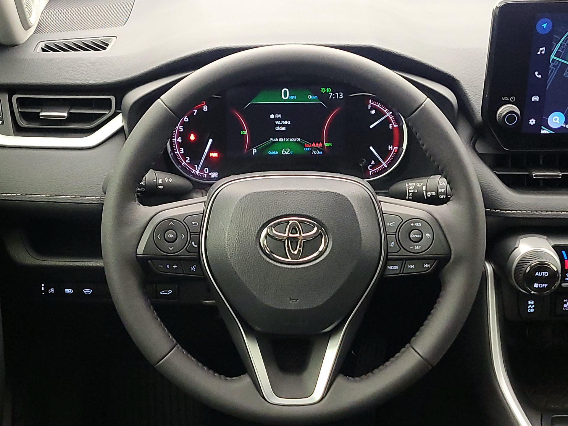 Thumbnail: 2025 Toyota RAV4 - 10